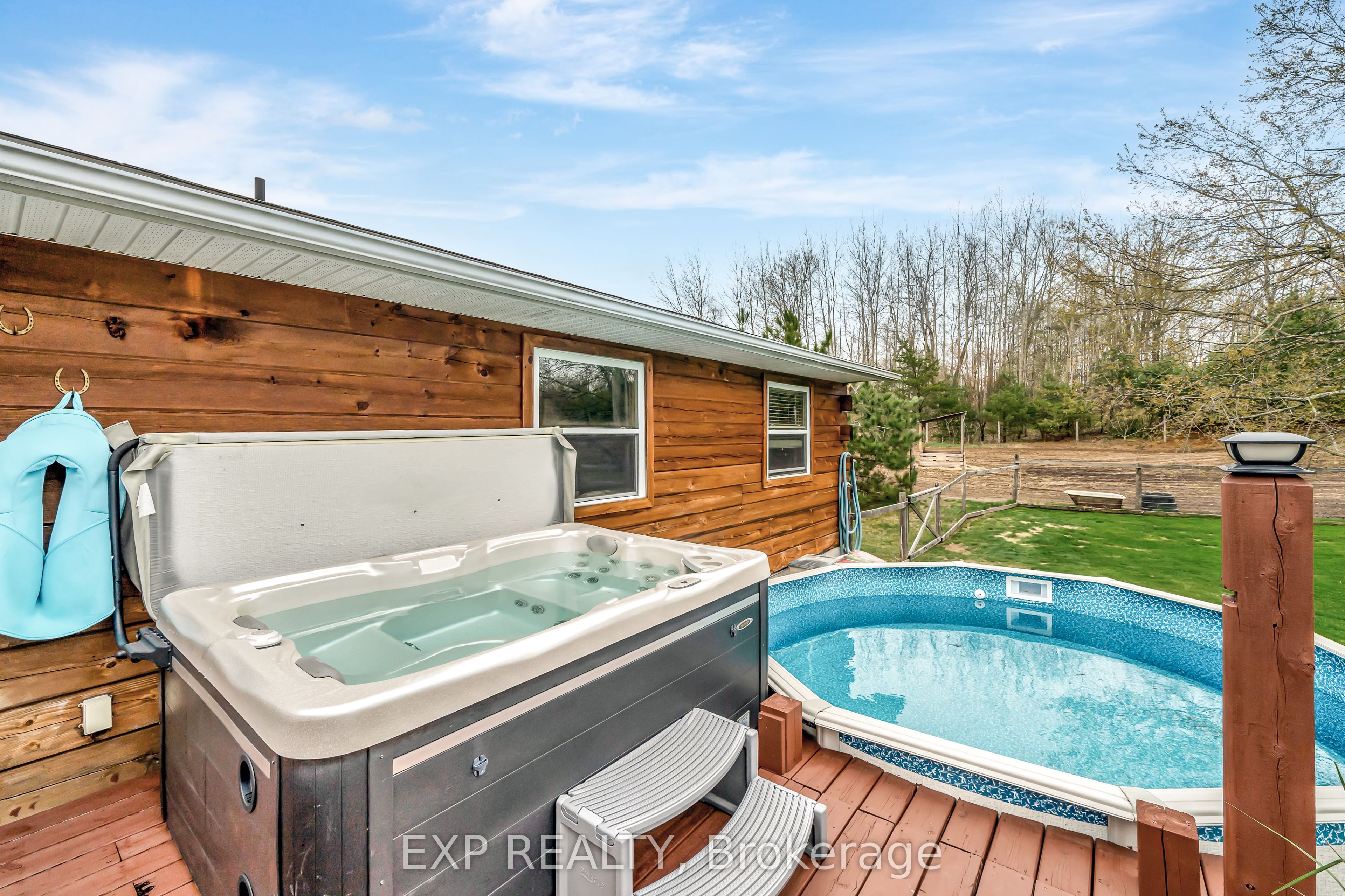 1469 Queensborough Road, Tweed Elzevir (Twp)
