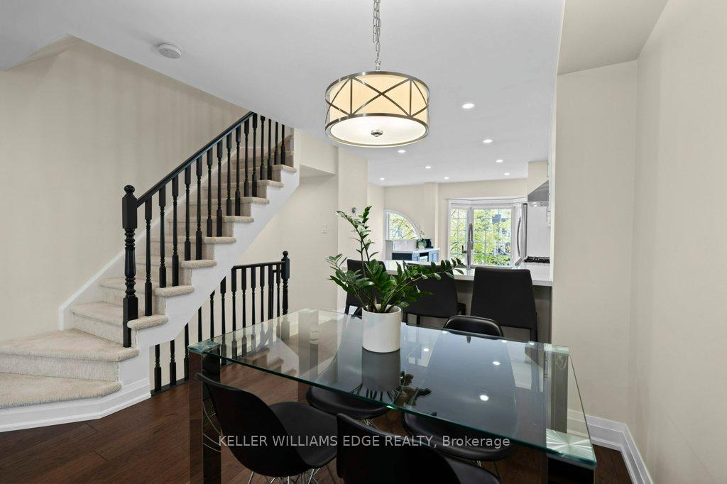 2 Bedrooms Condo at 3480 Upper Middle, Burlington For sale