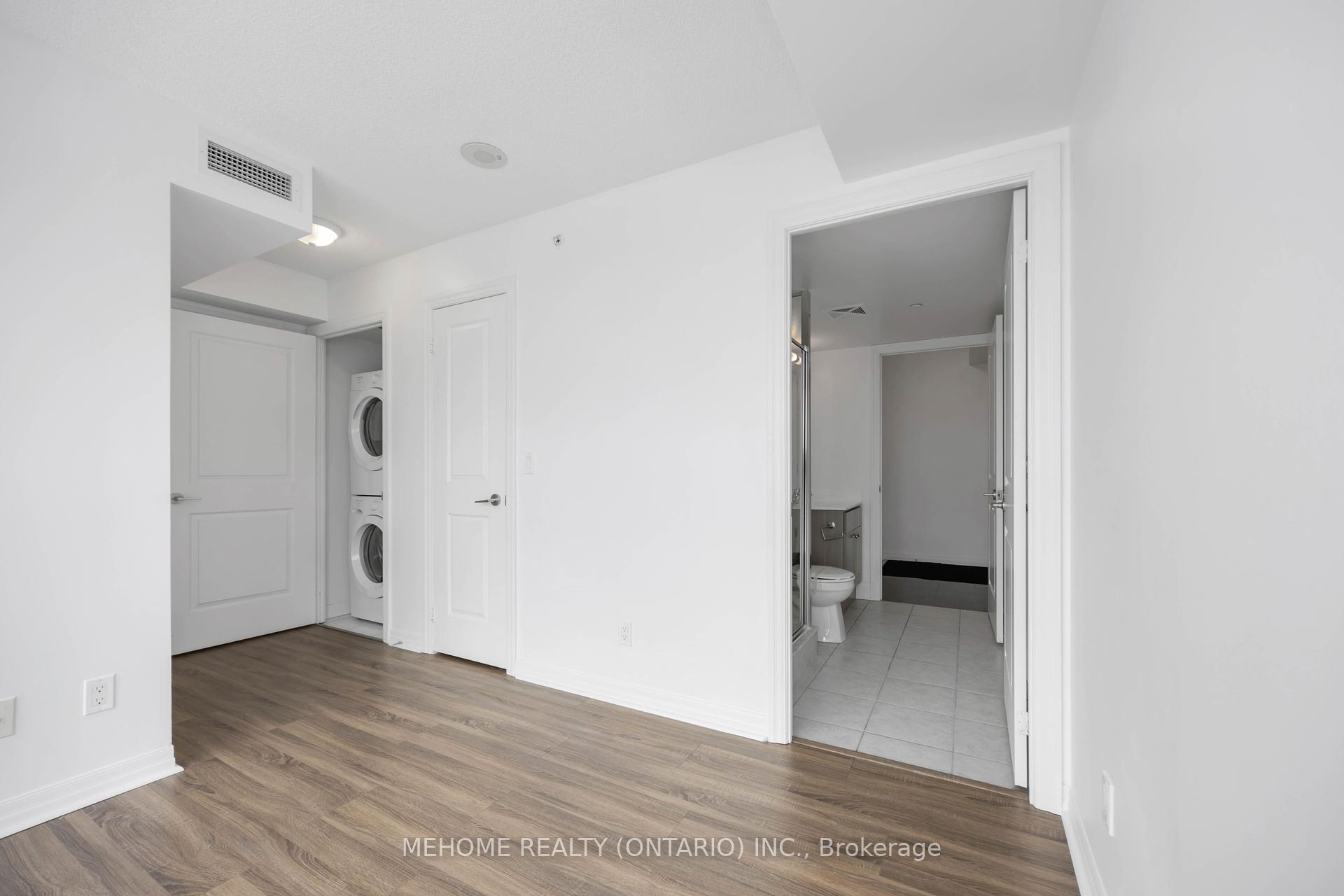 2 Bedrooms Condo at 275 Yorkland, Toronto For sale