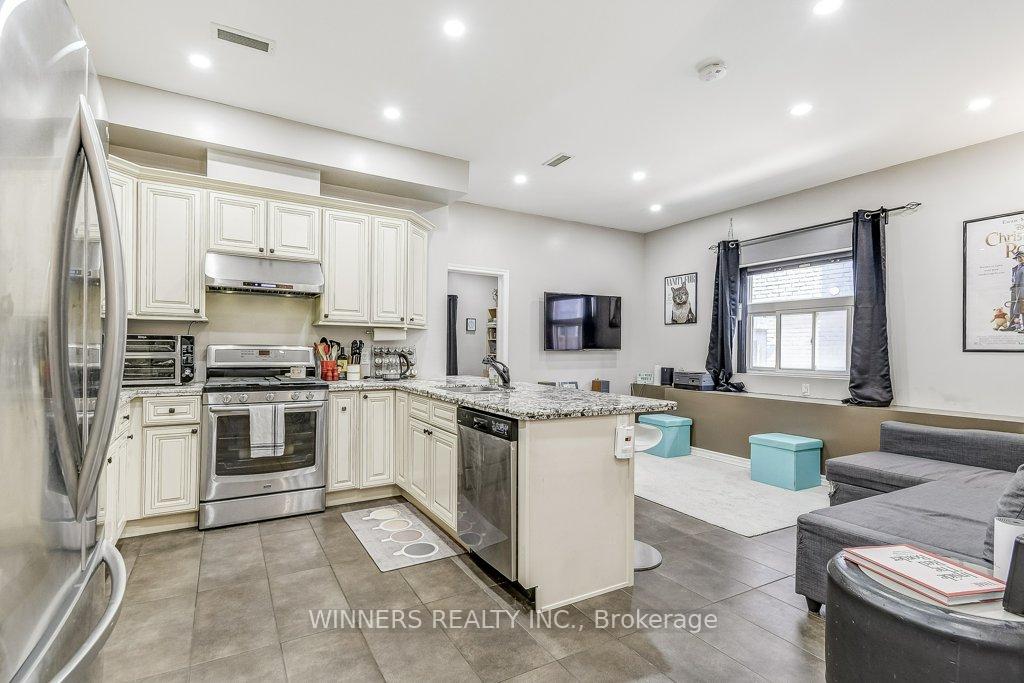 2 Bedrooms Condo at 130 Wellington, Hamilton For sale
