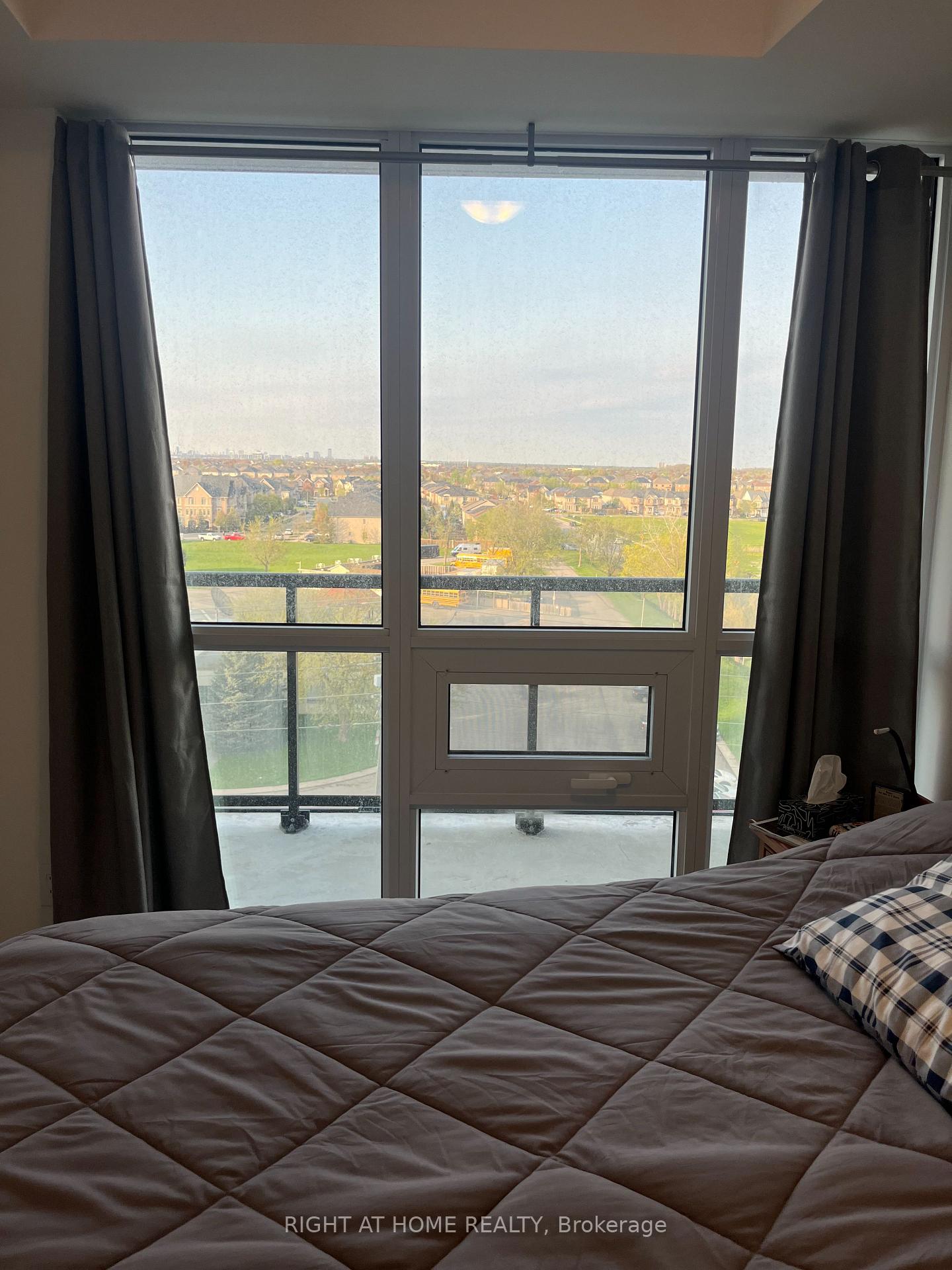 1 Bedroom Condo at 3005 Pine Glen, Oakville For sale