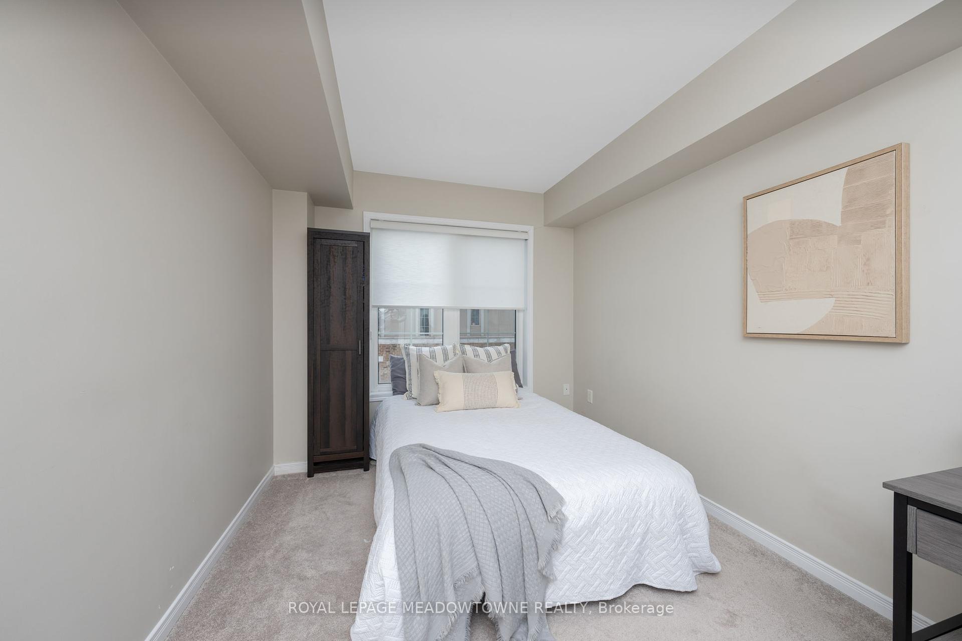 3 Bedrooms Condo at 2441 Greenwich, Oakville For sale