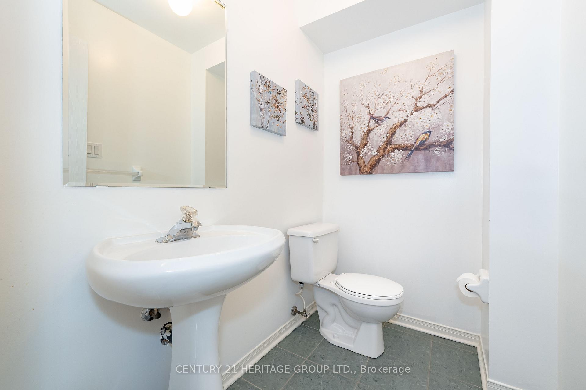 3 Bedrooms Condo at 124 Rory,  Toronto For sale