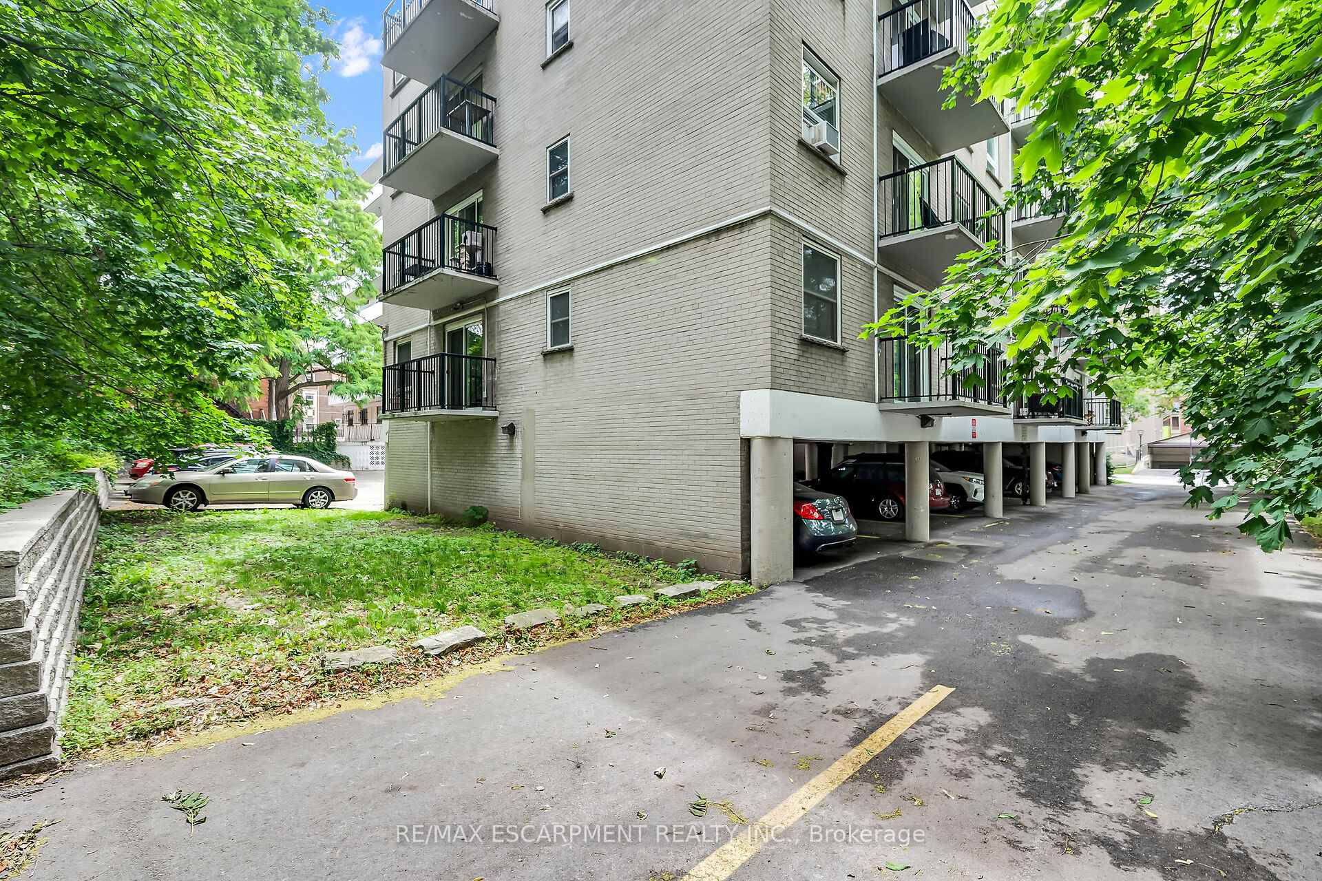 1 Bedroom Co-op at 40 Robinson, Hamilton For sale