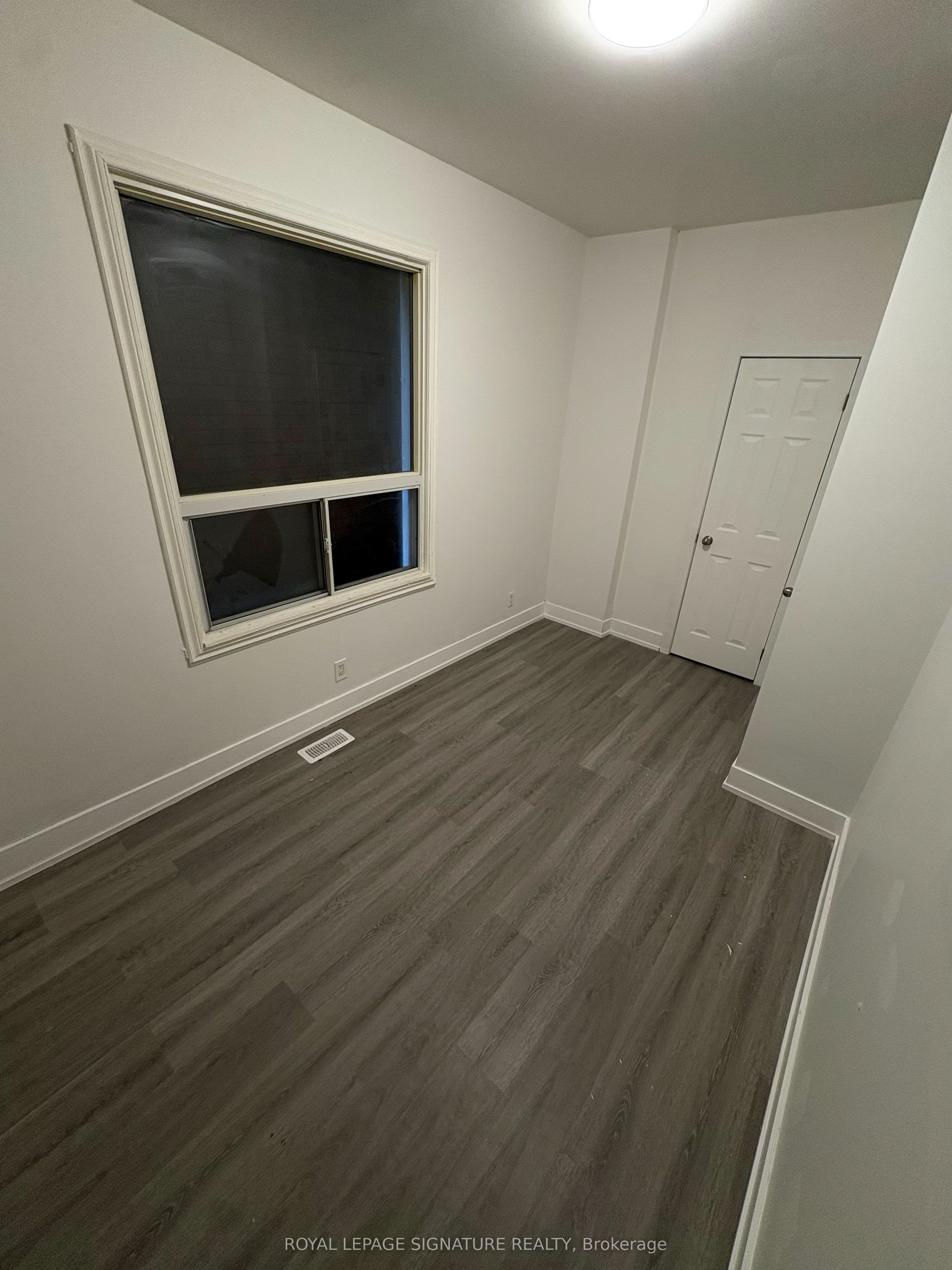 172 Coxwell Avenue, #Main