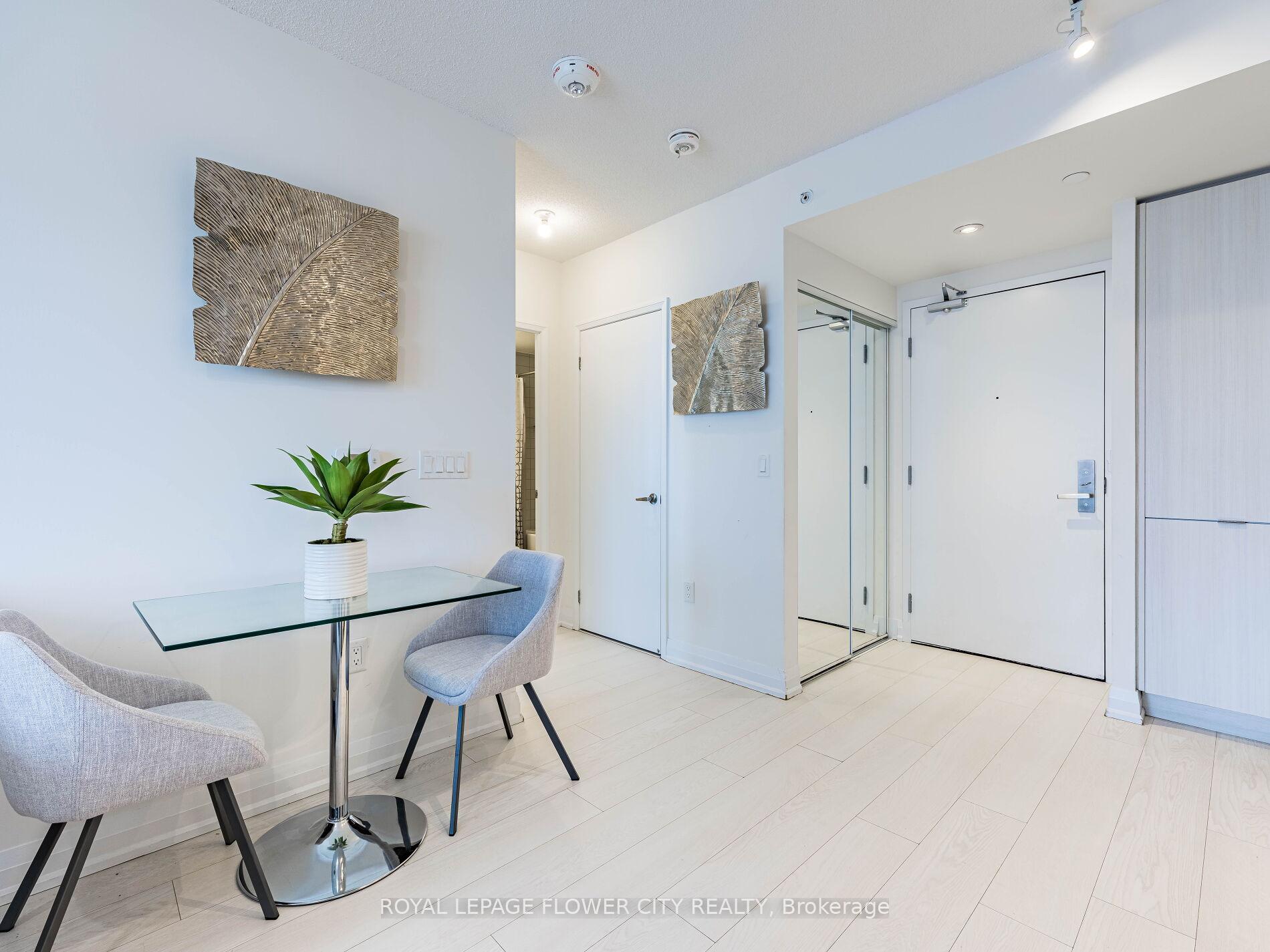 1 Bedroom Condo at 30 Gibbs, Toronto For sale