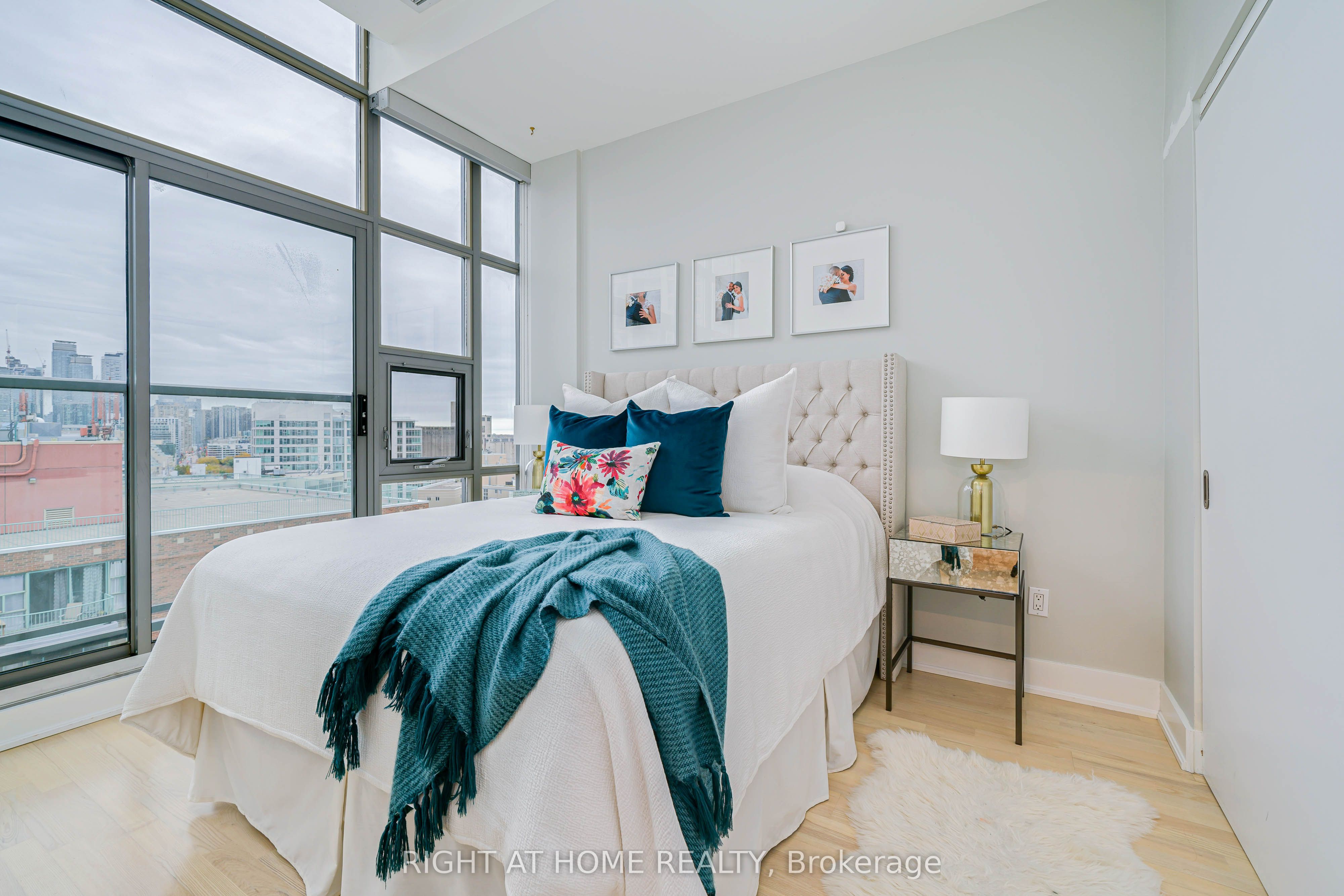 637 Lake Shore Boulevard W, #1020
