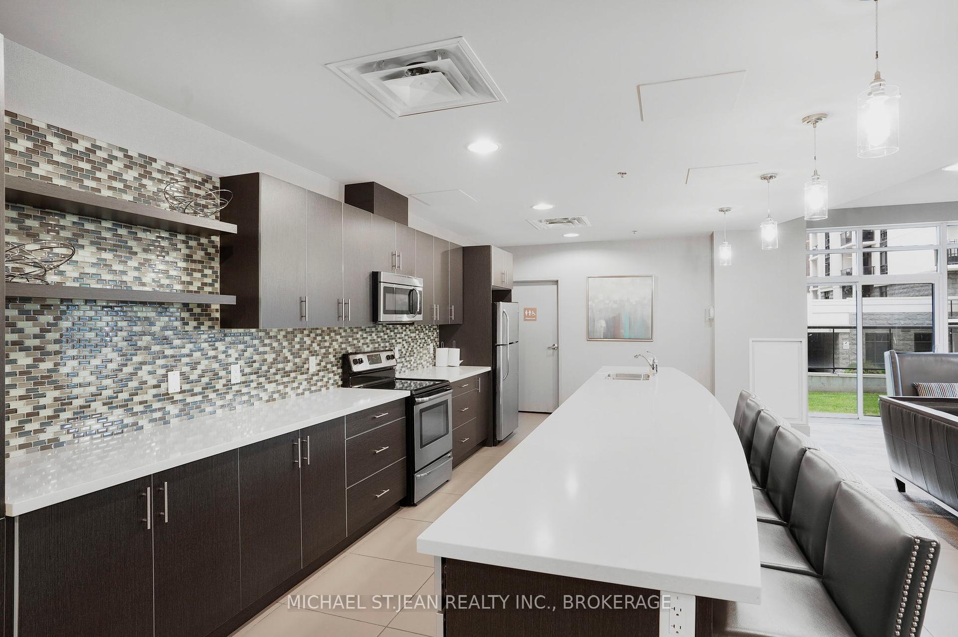 1 Bedroom Condo at 90 Charlton, Hamilton For sale
