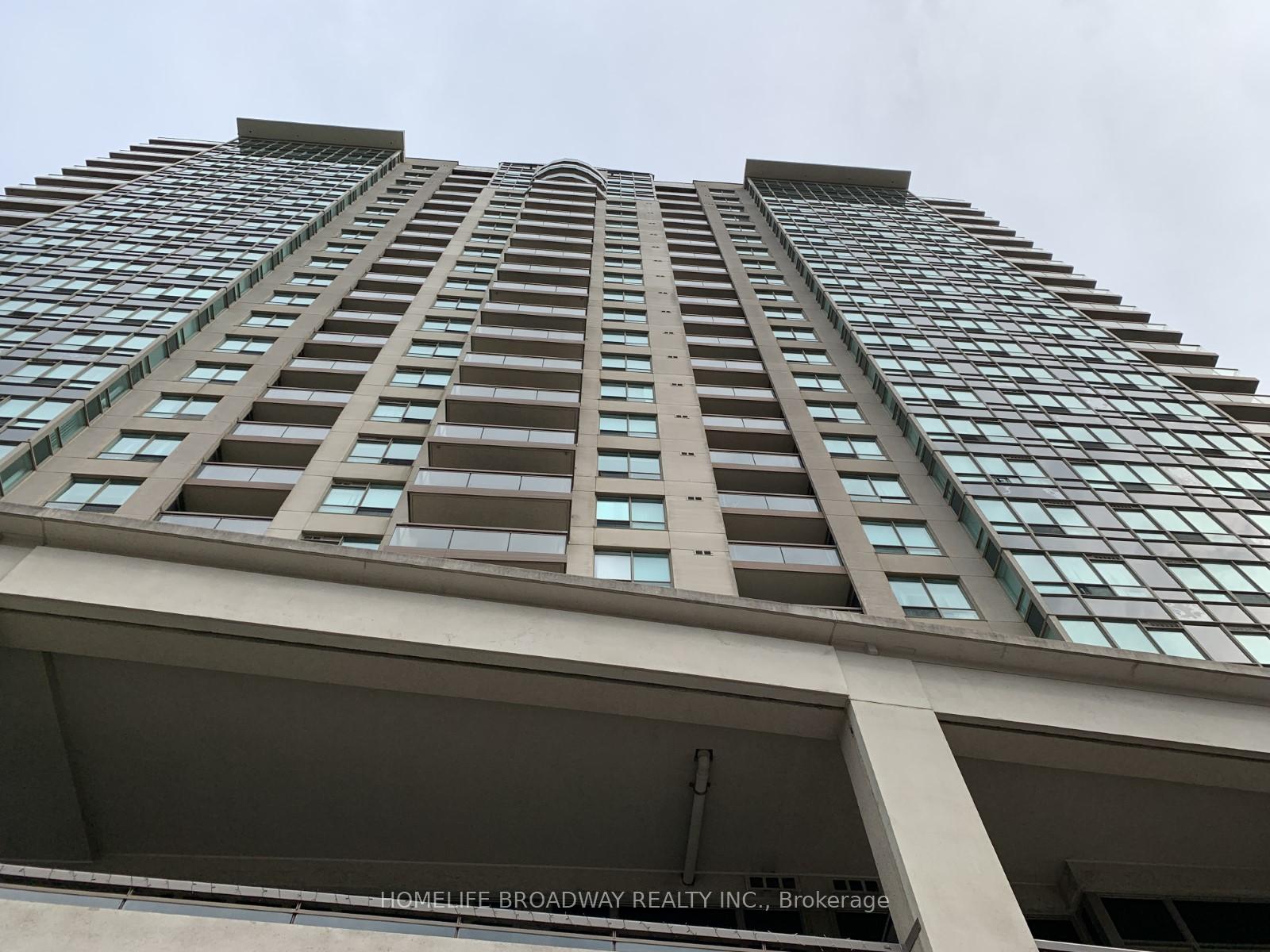 3 Bedrooms Condo at 18 Parkview,  Toronto For sale