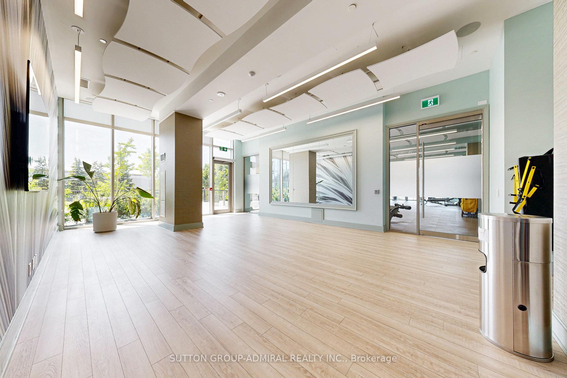 2 Bedrooms Condo at 20 Gatineau, Vaughan For sale