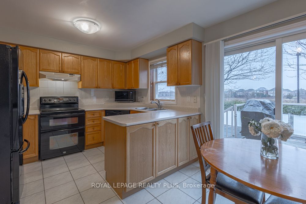 6128 Maple Gate Circle