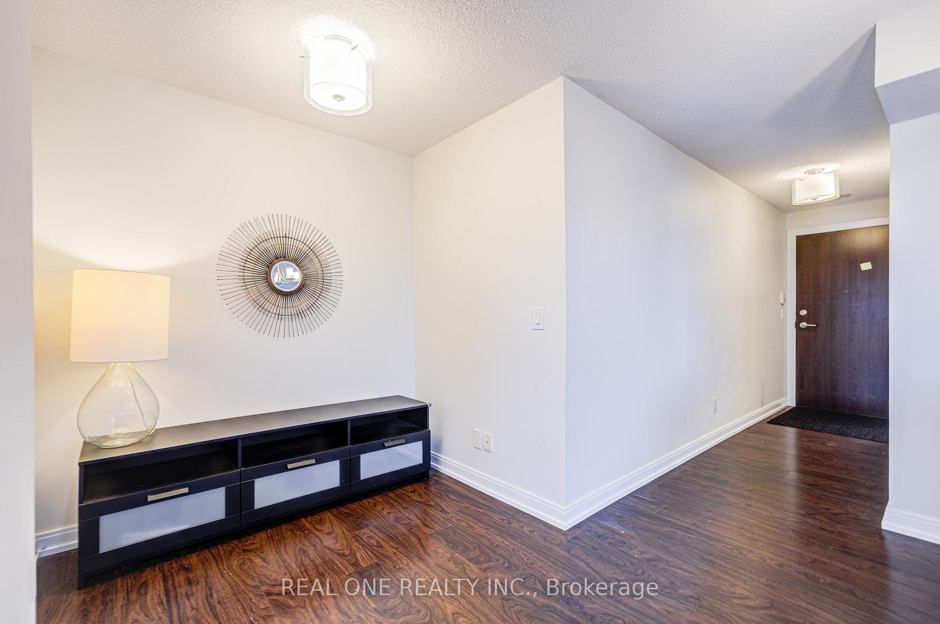 3 Bedrooms Condo at 151 Village Green, Toronto For sale