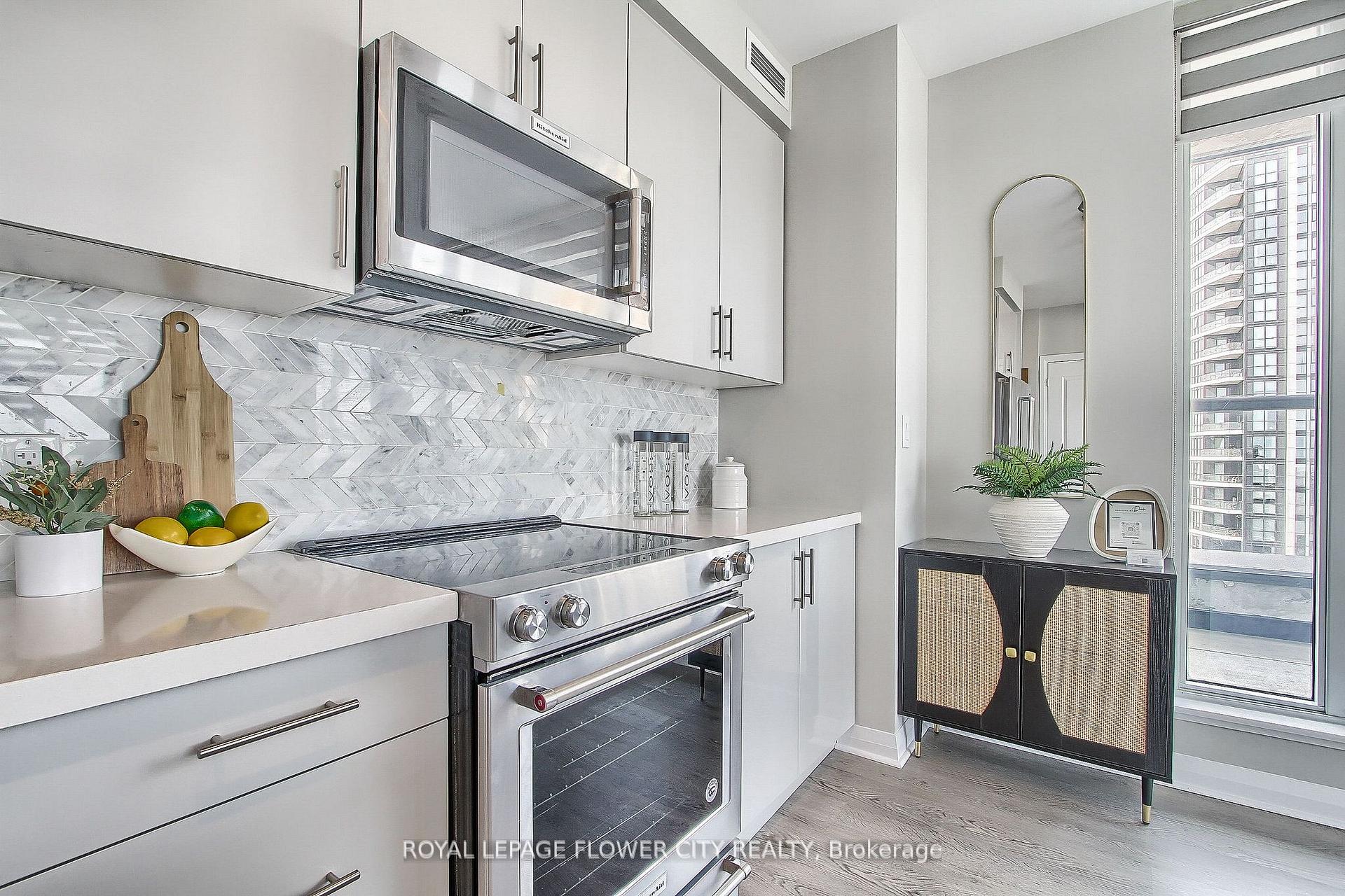 3 Bedrooms Condo at 5025 Four Springs, Mississauga For sale