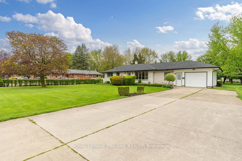 245 Coad Street, Southwest Middlesex, ON N0L 1M0