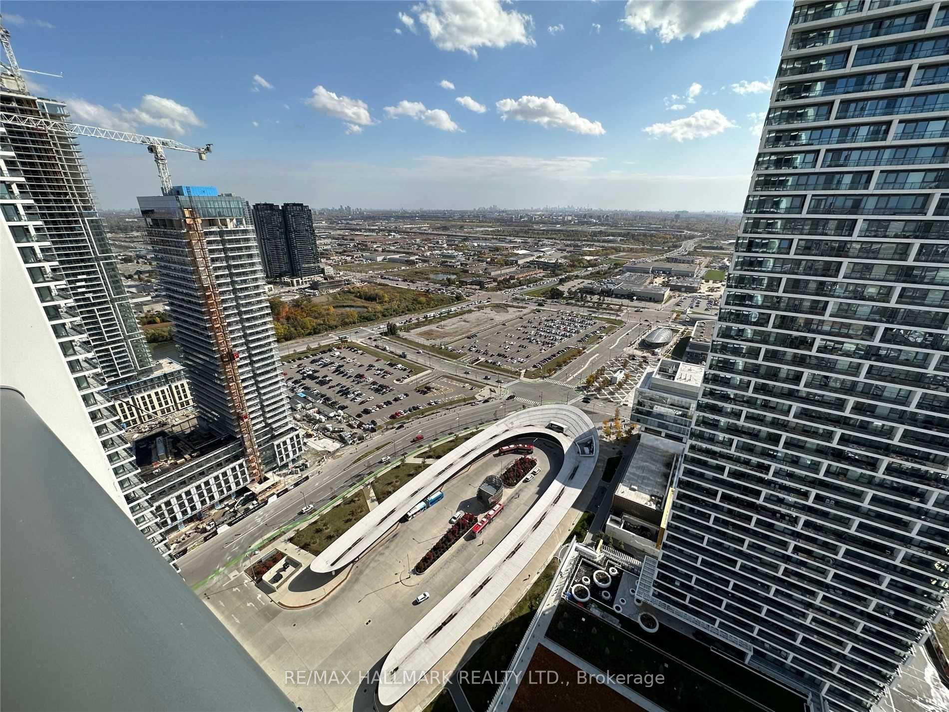 3 Bedrooms Condo at 898 Portage, Vaughan For sale