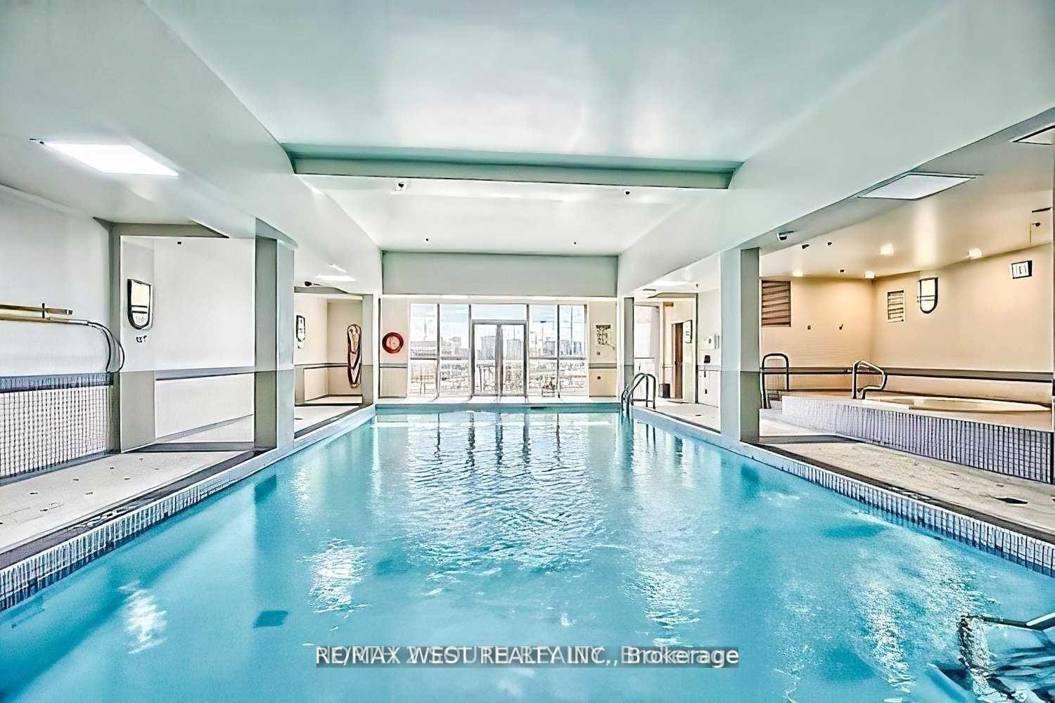 2 Bedrooms Condo at 7 North Park,  Vaughan For sale