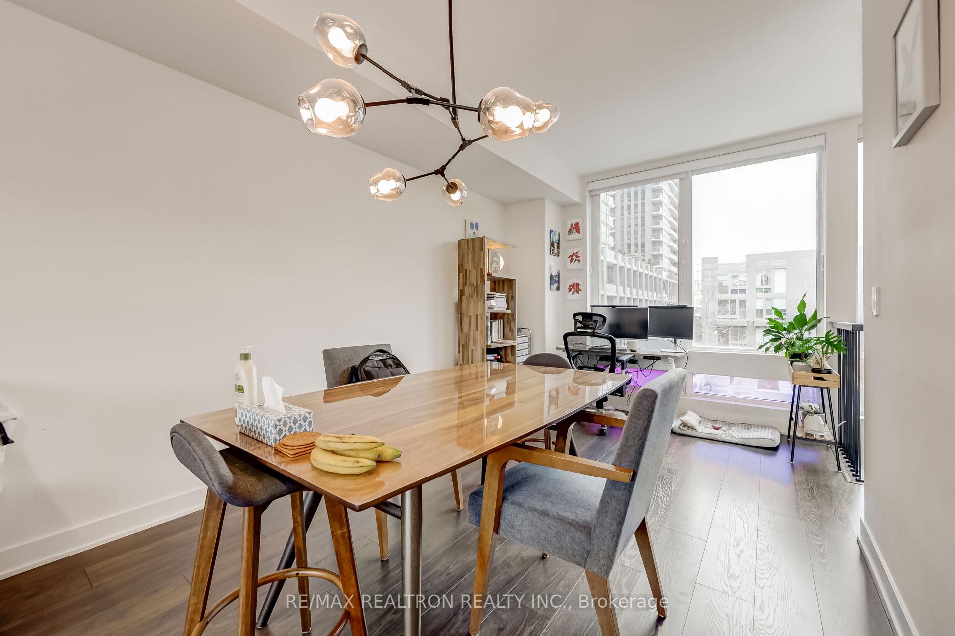 3 Bedrooms Condo at 25 Sonic, Toronto For sale
