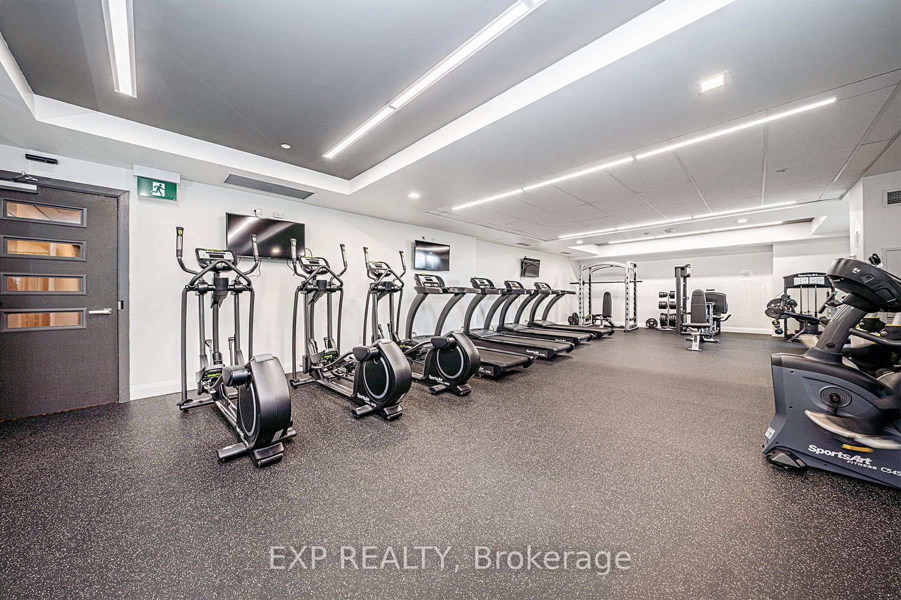 2 Bedrooms Condo at 3600 Highway 7, Vaughan For sale