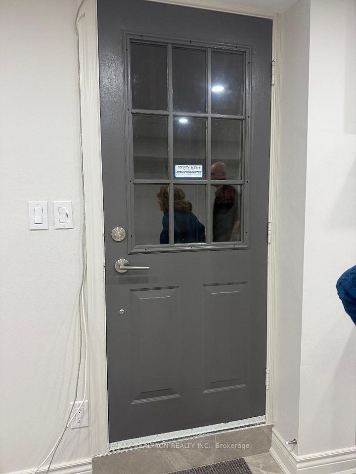 212 Barhill