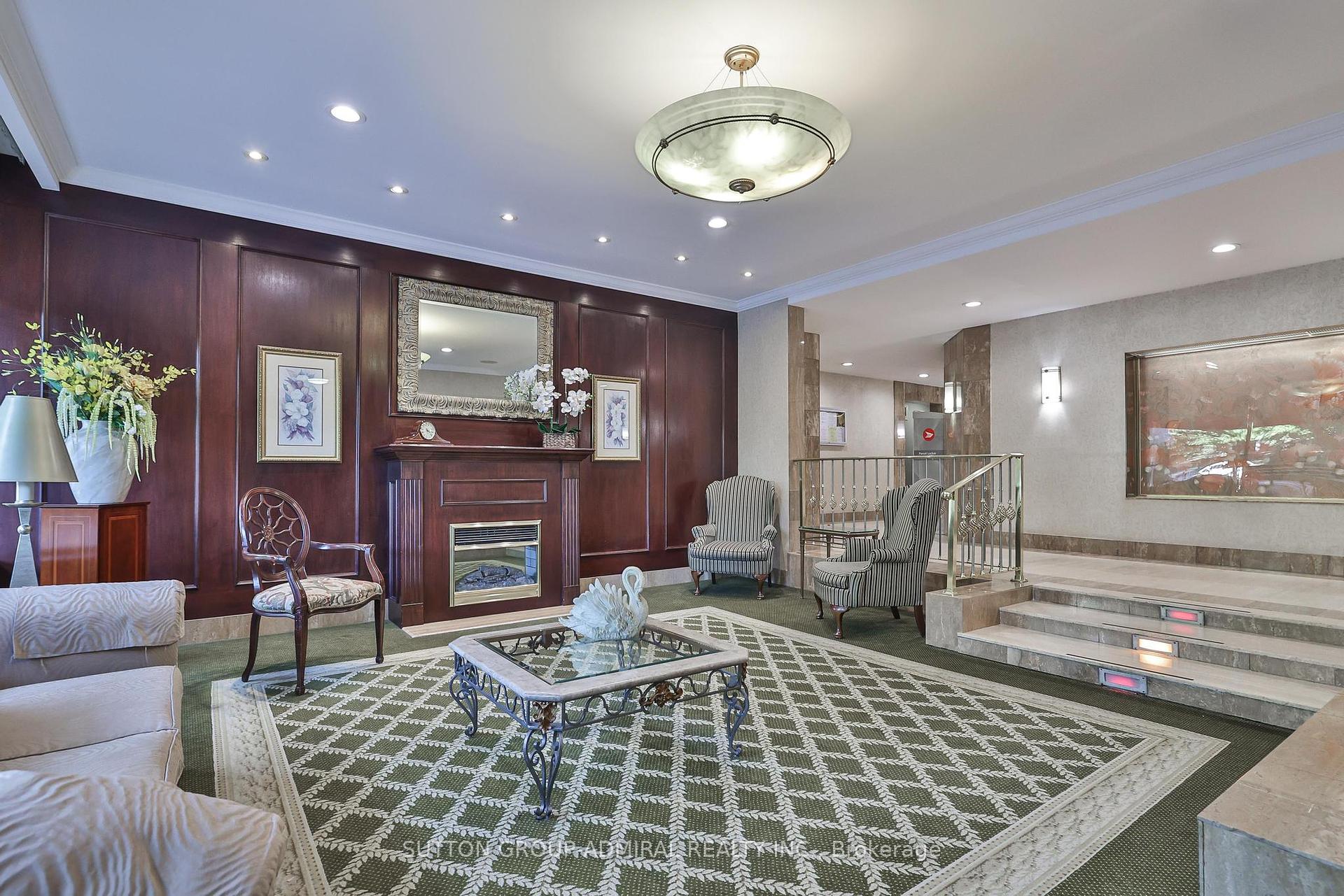3 Bedrooms Condo at 131 Torresdale, Toronto For sale