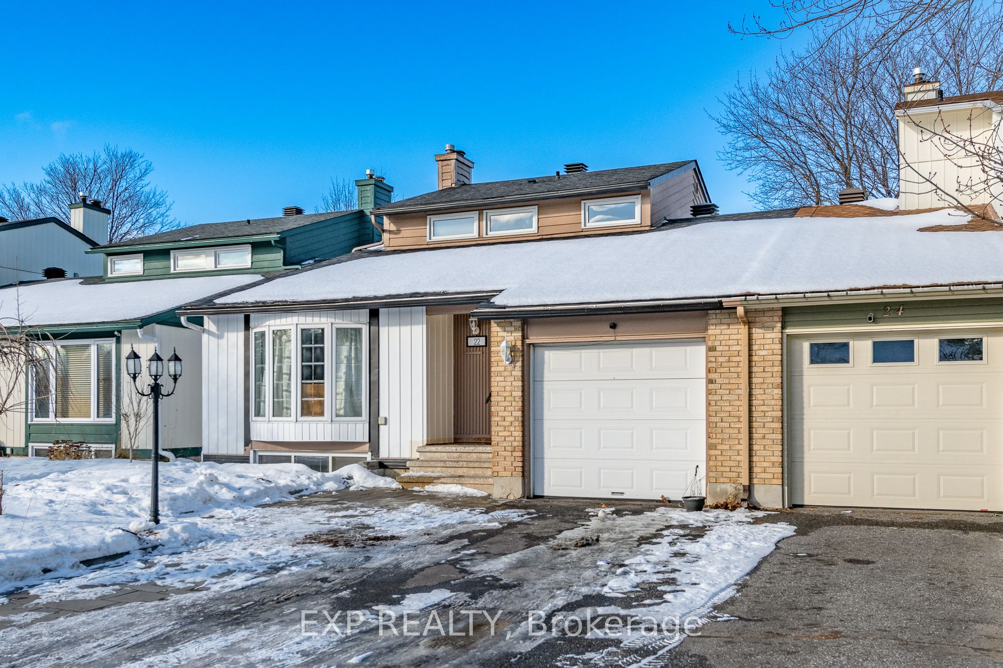 22 Burnetts Grove Circle, Barrhaven, ON K2J 1N6