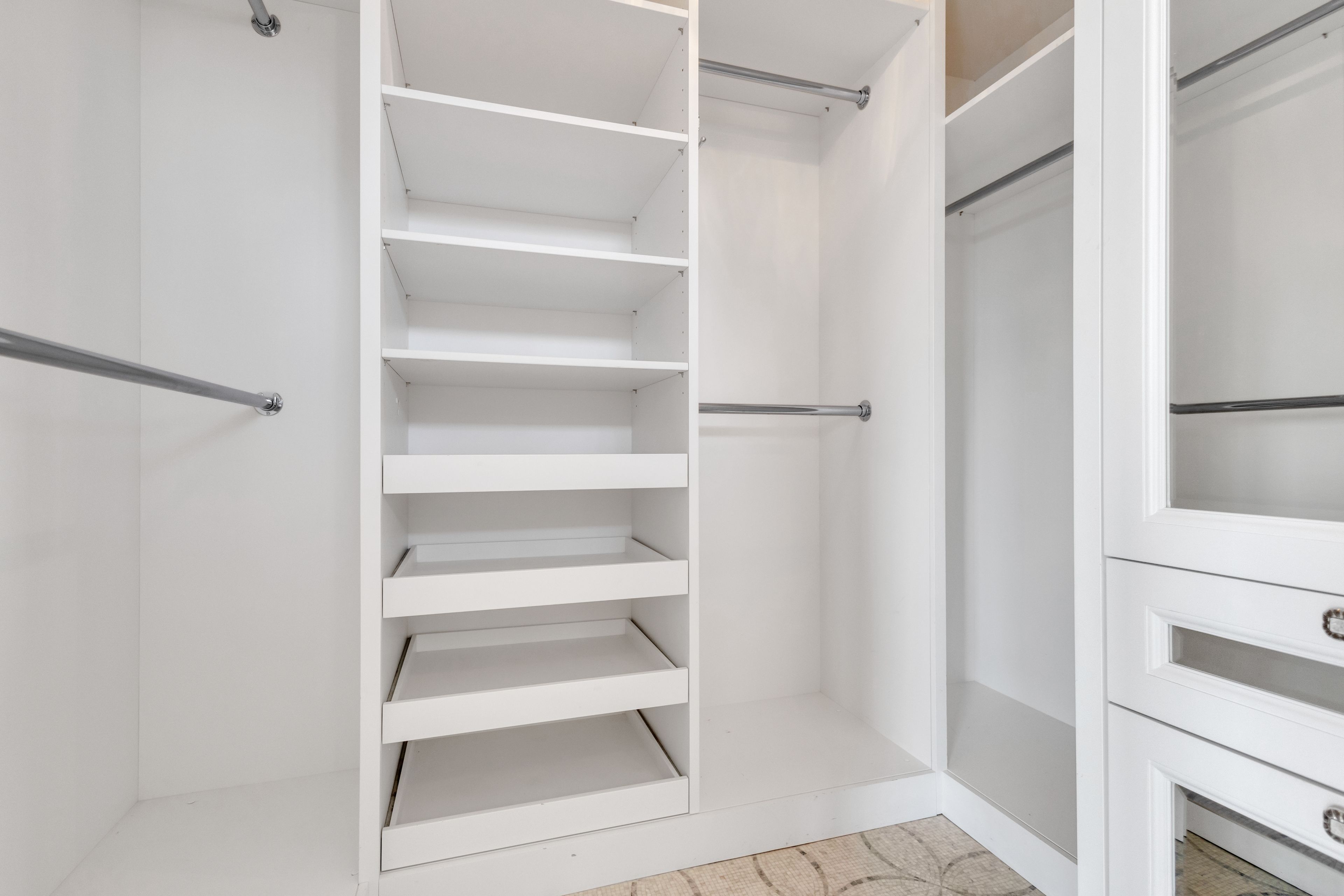 2600 Bathurst Street 801