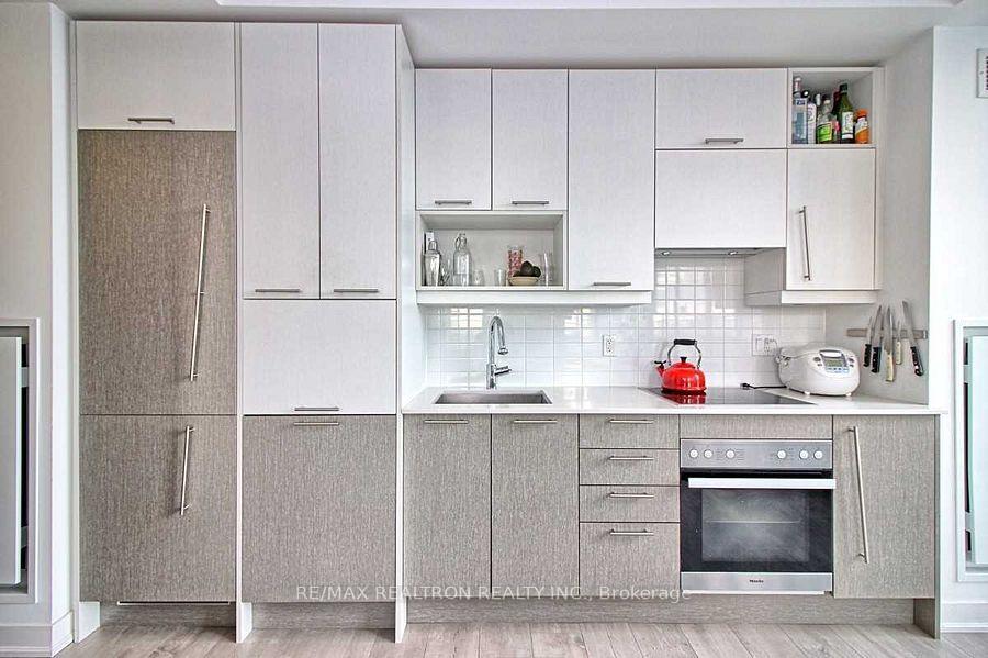 2 Bedrooms Condo at 199 Richmond, Toronto For sale