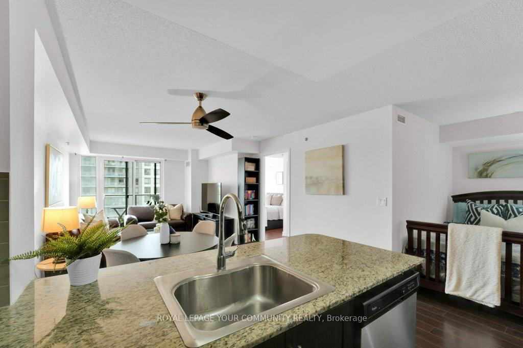 2 Bedrooms Condo at 185 Bonis, Toronto For sale