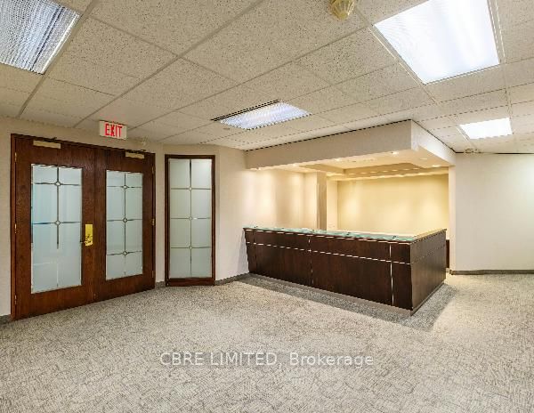 5575 North Service Road, #500-501