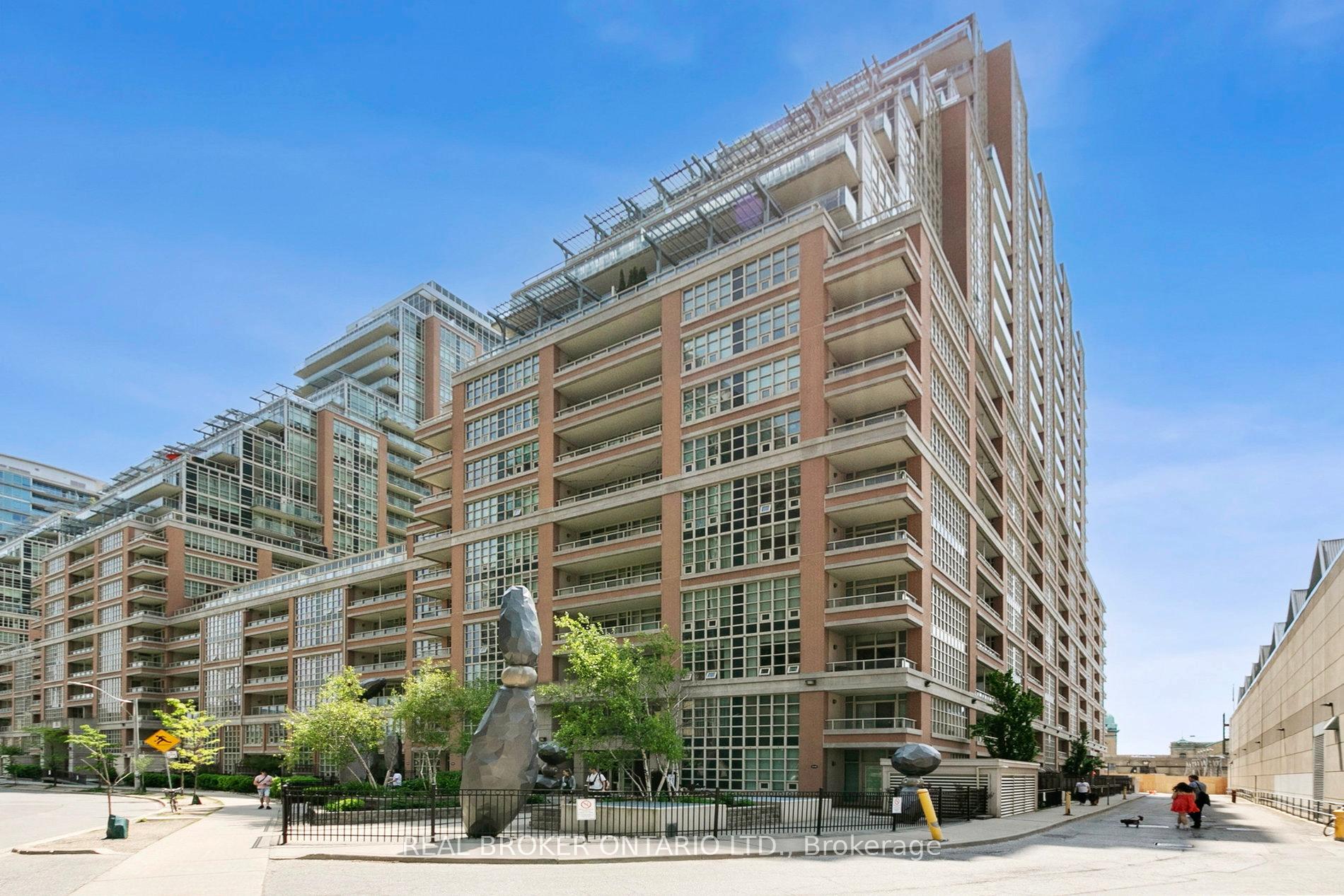 3 Bedrooms Condo at 85 East Liberty,  Toronto For sale