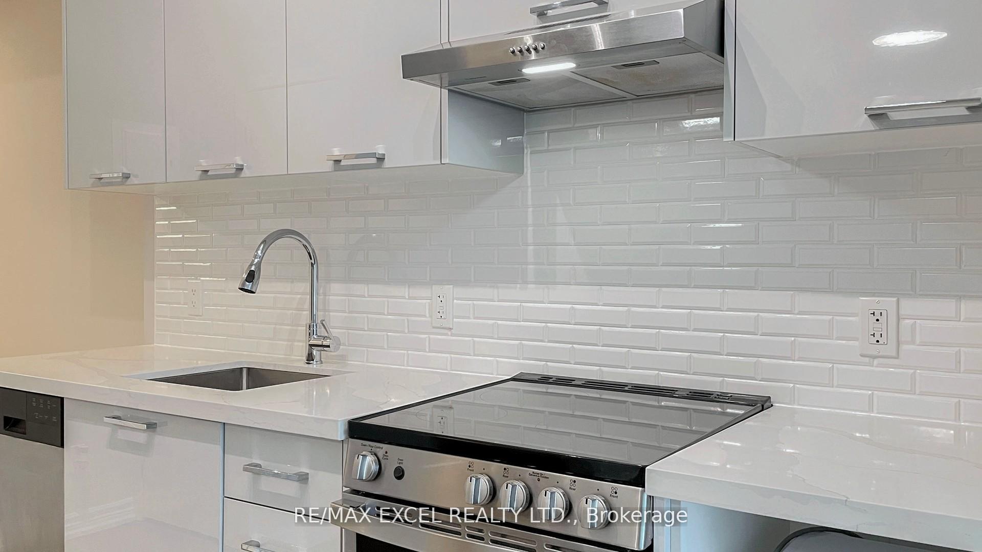2 Bedrooms Condo at 87 Peter, Toronto For sale