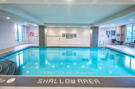 2 Bedrooms Condo at 15 Viking, Toronto For sale