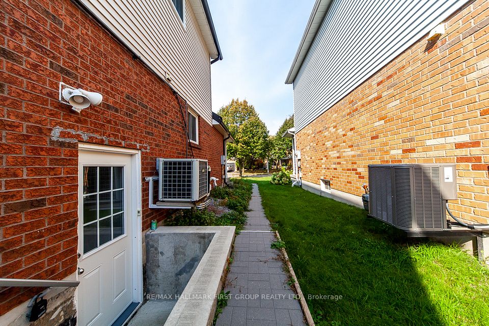#Lower - 56 Newport Avenue, Clarington, ON L1E 2C2