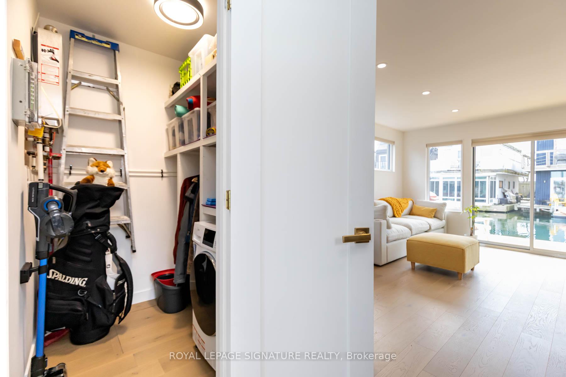 1 Bedroom Condo at 7 Brimley,  Toronto For sale