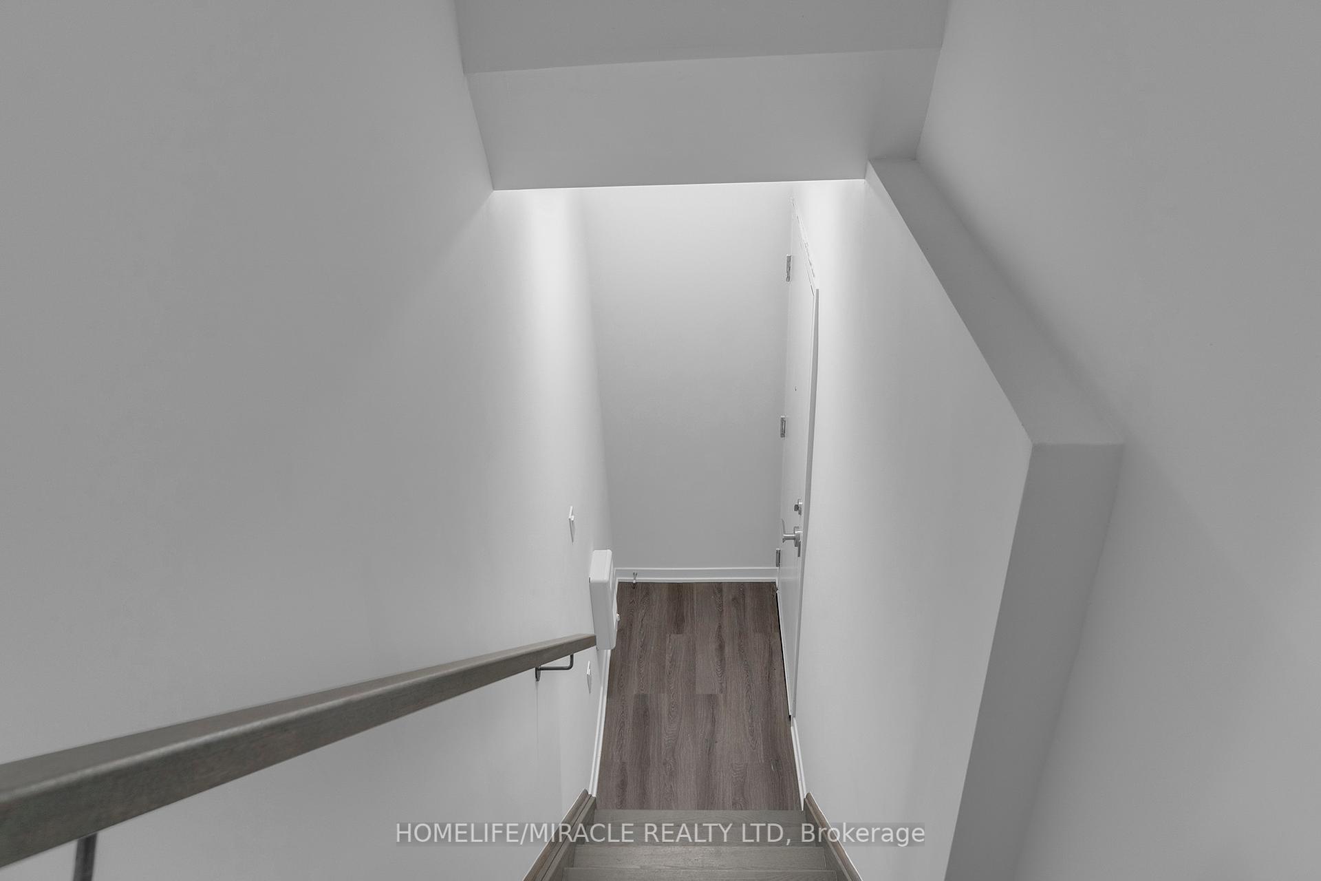 2 Bedrooms Condo at 5 William Jackson, Toronto For sale