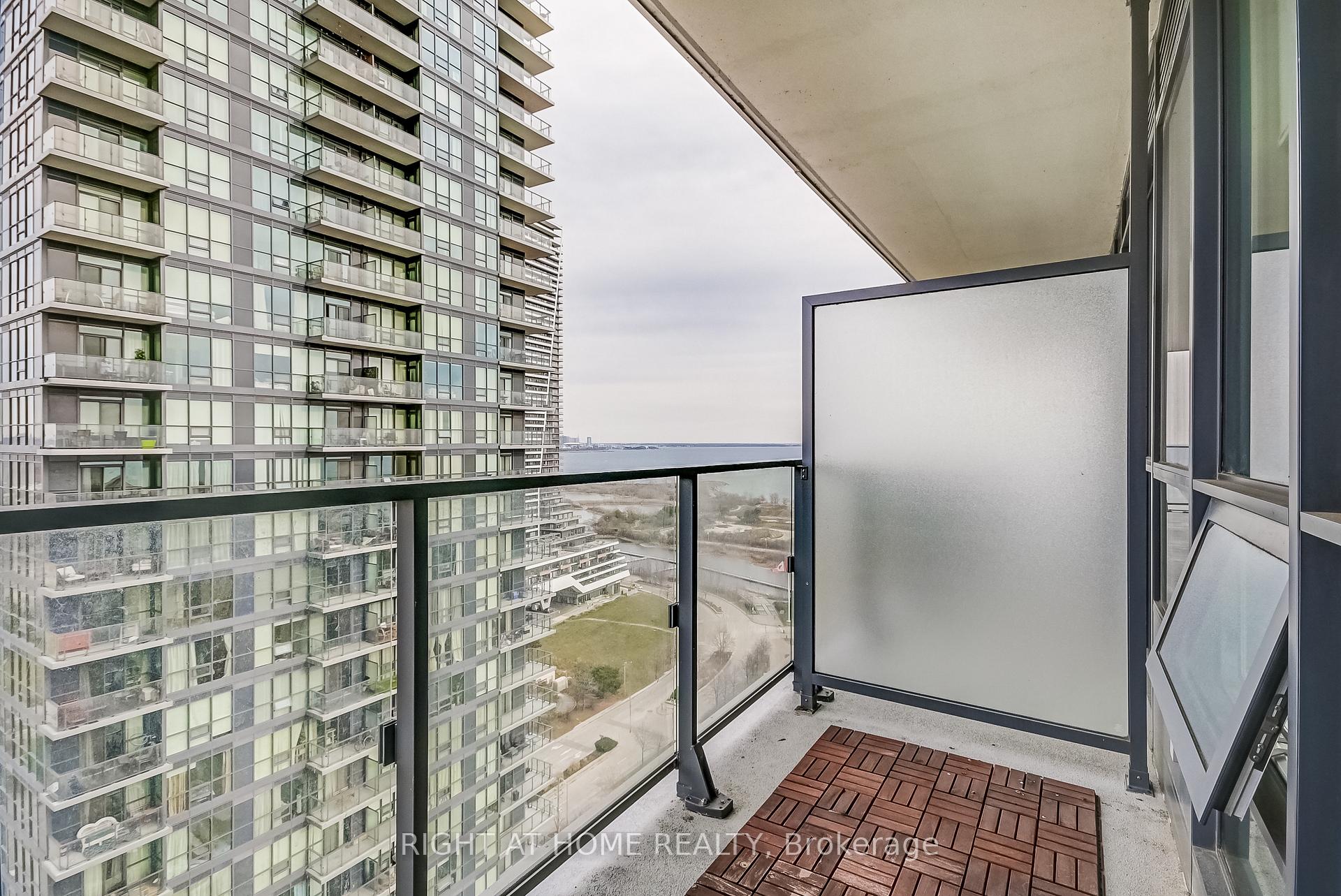 2 Bedrooms Condo at 2212 Lake Shore, Toronto For sale