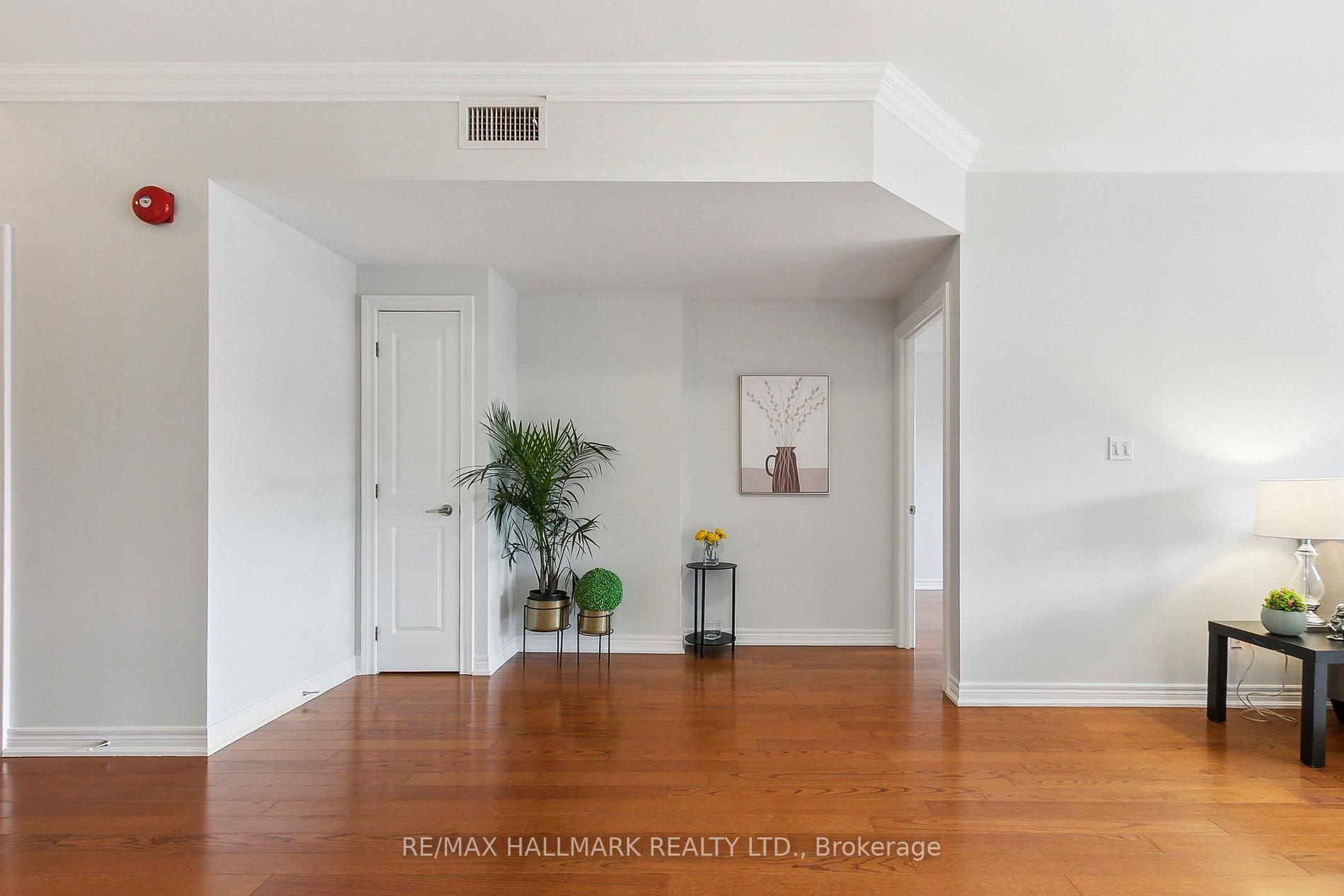 2 Bedrooms Condo at 1 Lawlor, Toronto For sale