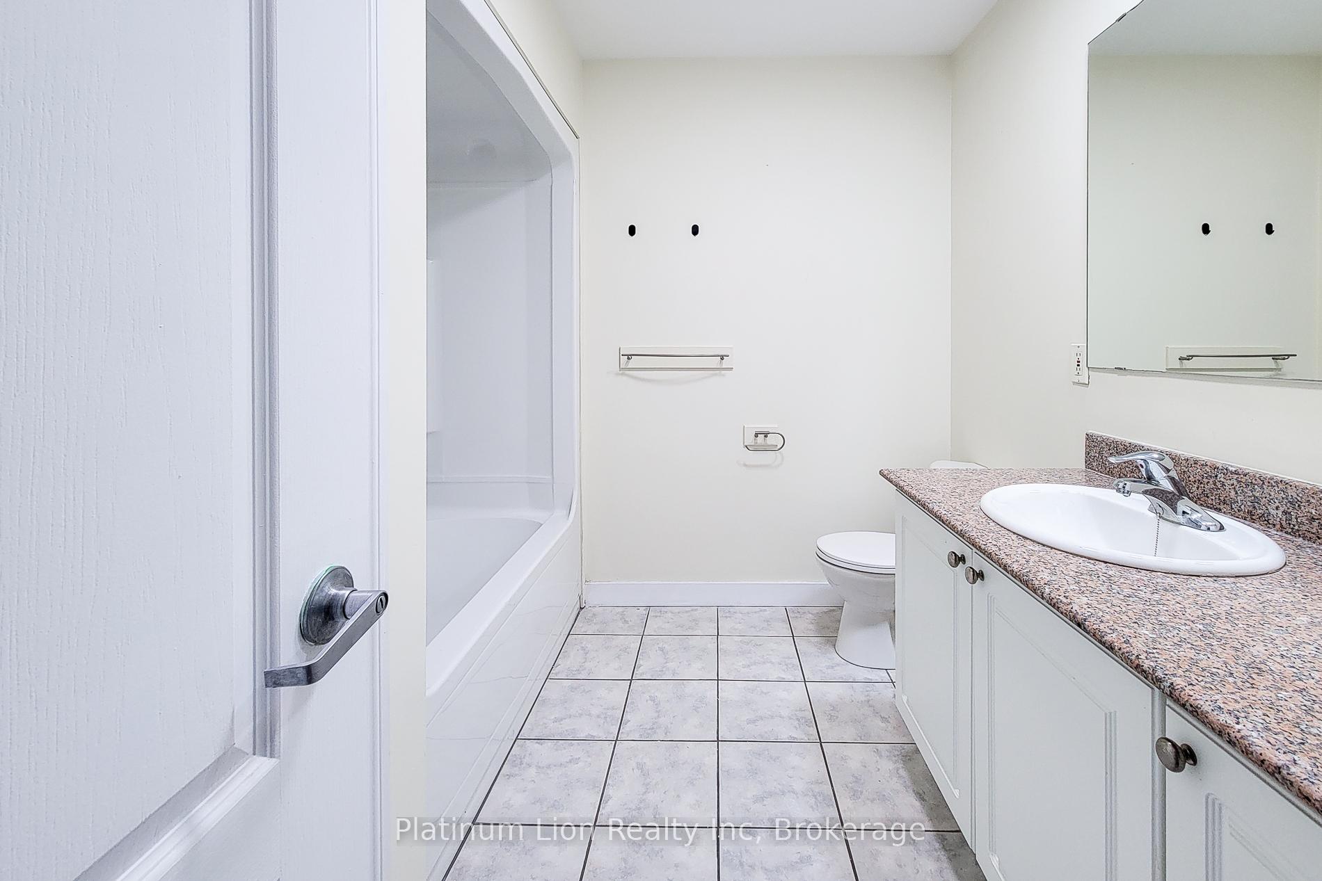 2 Bedrooms Condo at 135 James,  Hamilton For sale