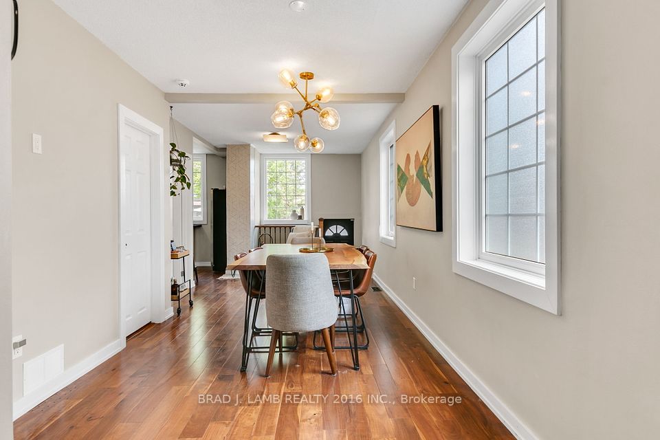599 ROYAL YORK Road