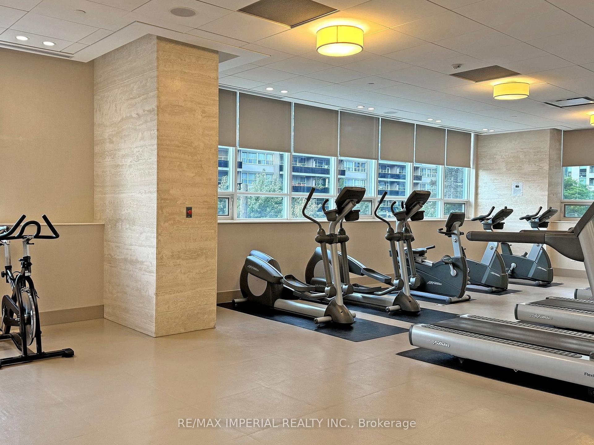 2 Bedrooms Condo at 25 Broadway, Toronto For sale