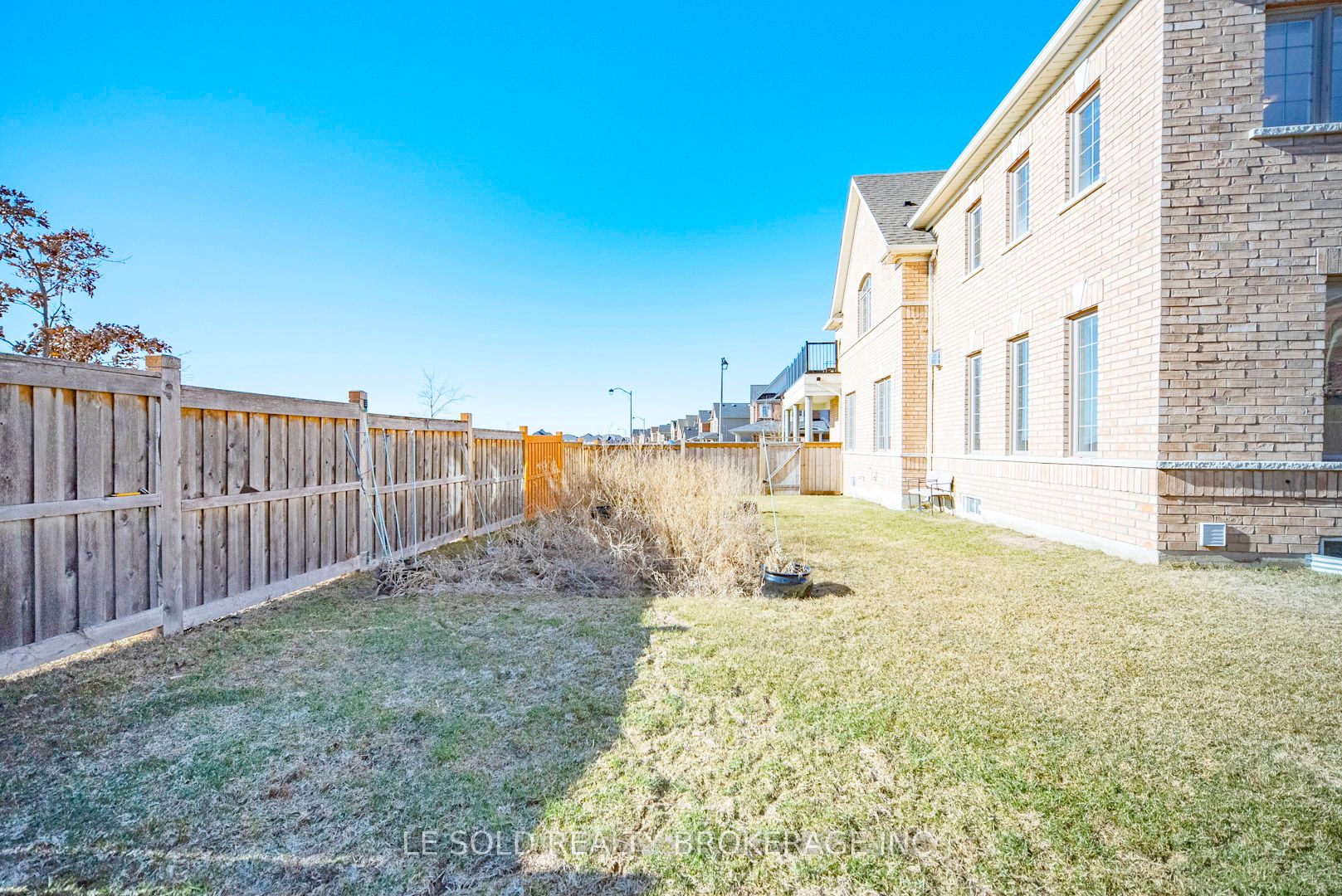 51 Spruce Avenue, East Gwillimbury, ON L9N 0S8