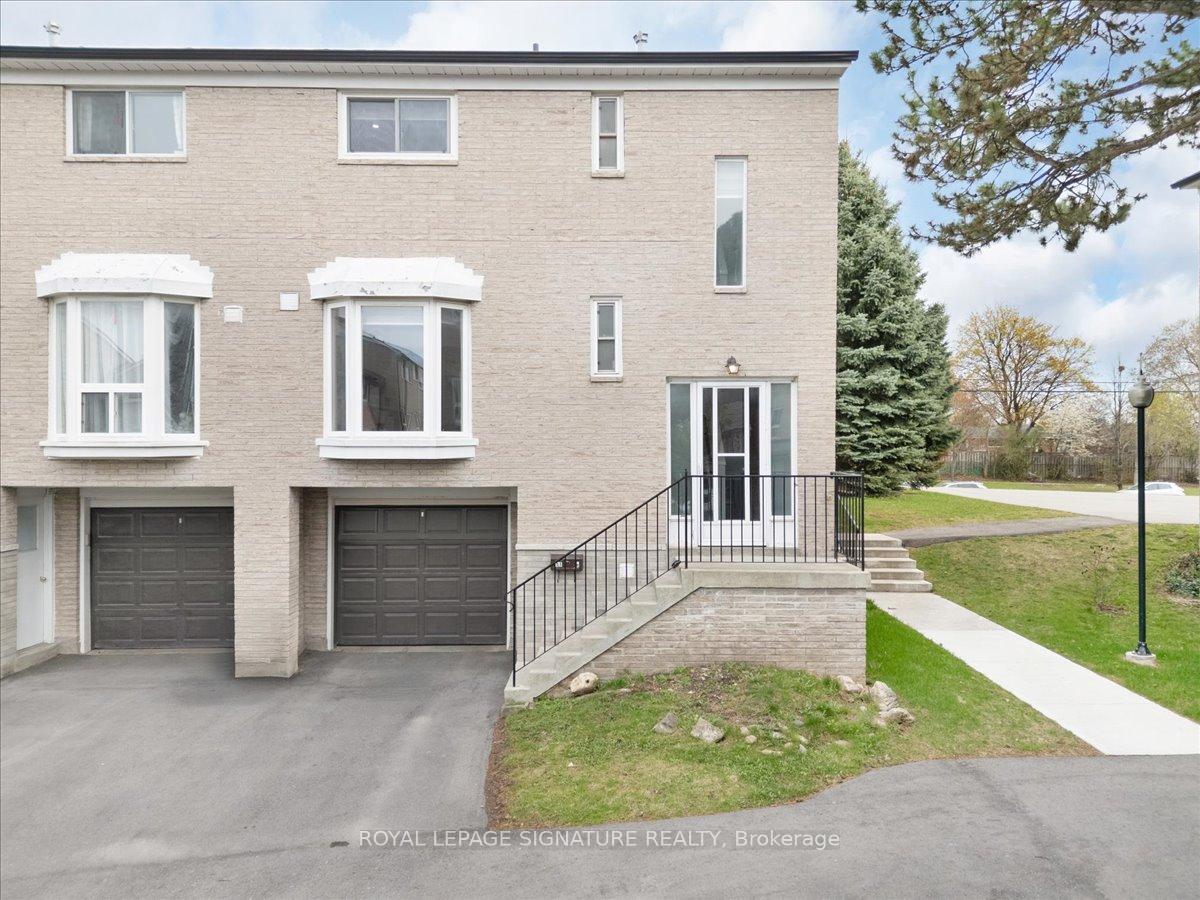 3 Bedrooms Condo at 2 Liszt,  Toronto For sale