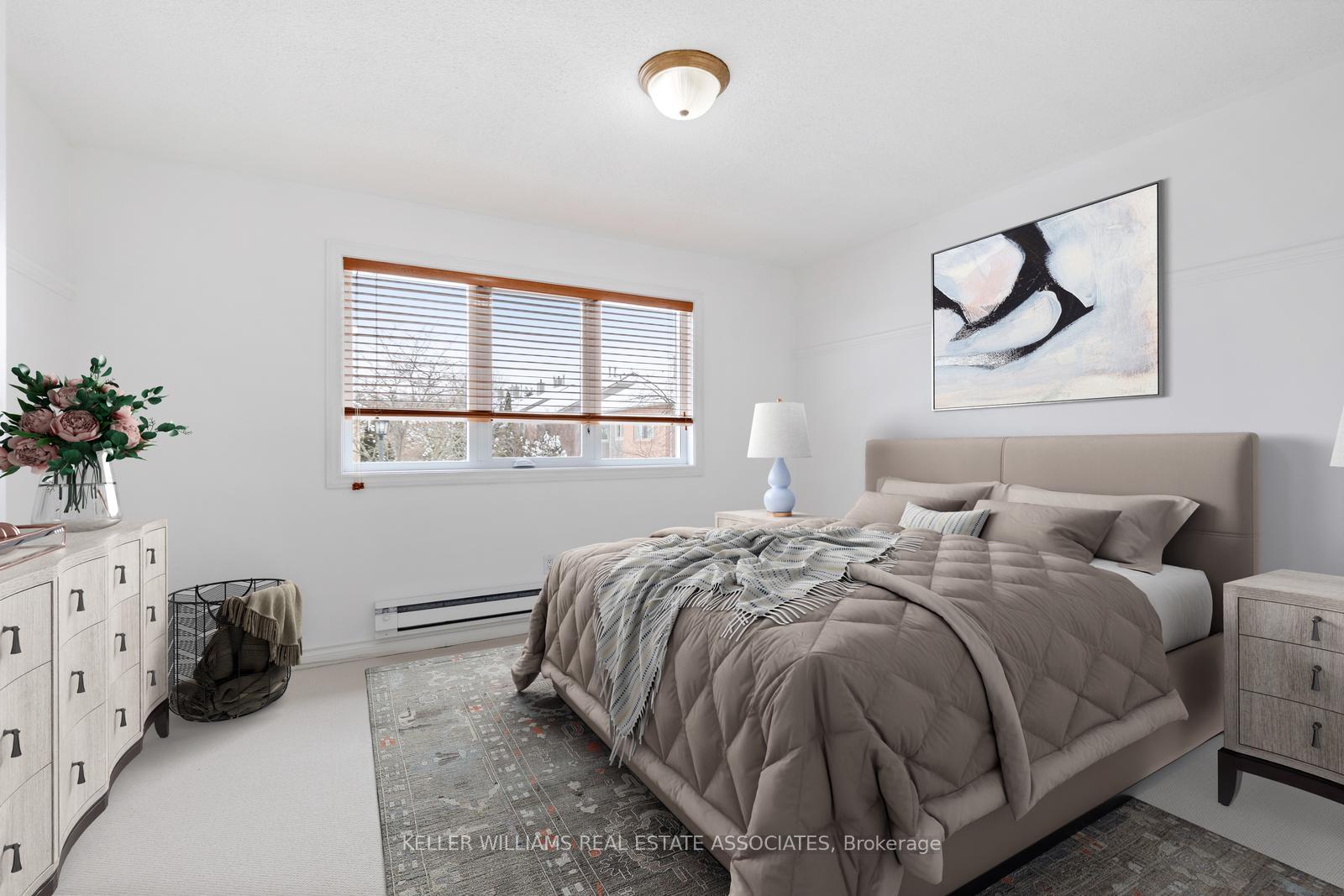 3 Bedrooms Condo at 5480 Glen Erin, Mississauga For sale