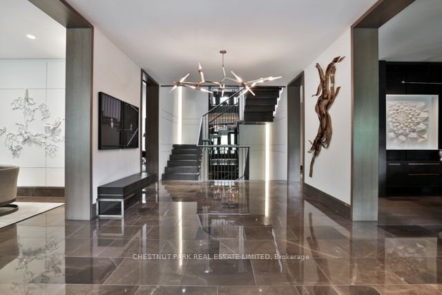 18 Chestnut Park Road, Toronto, ON M4W 1W6