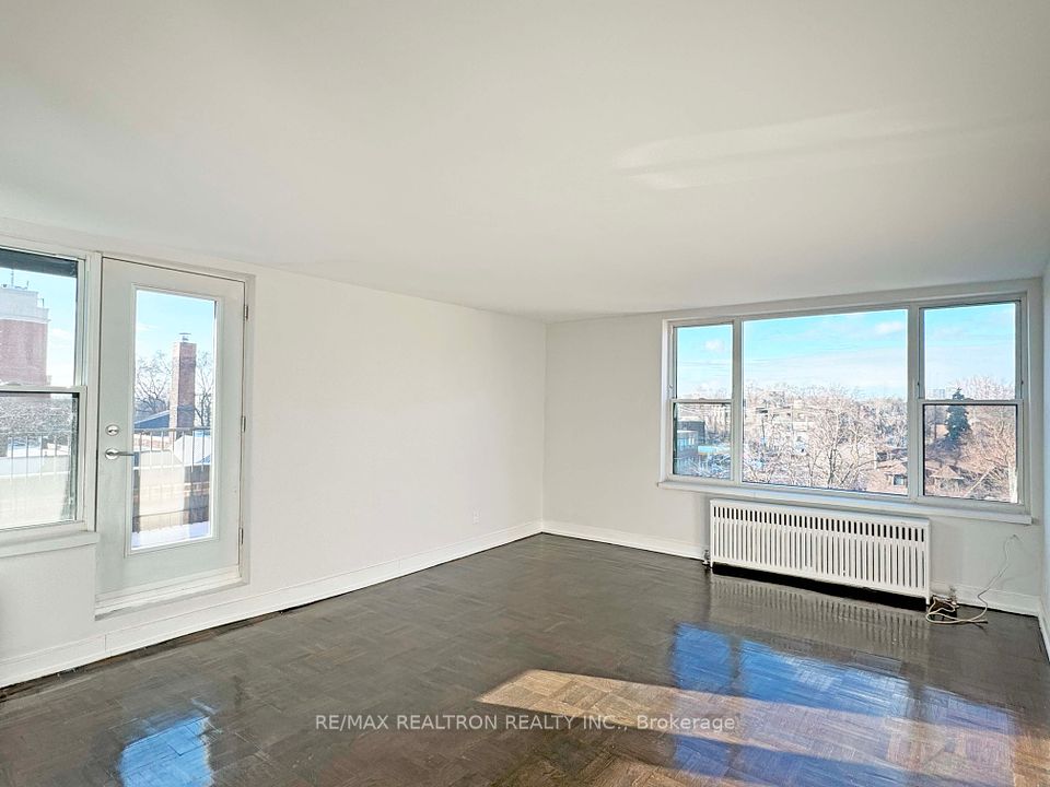 1545 Bathurst