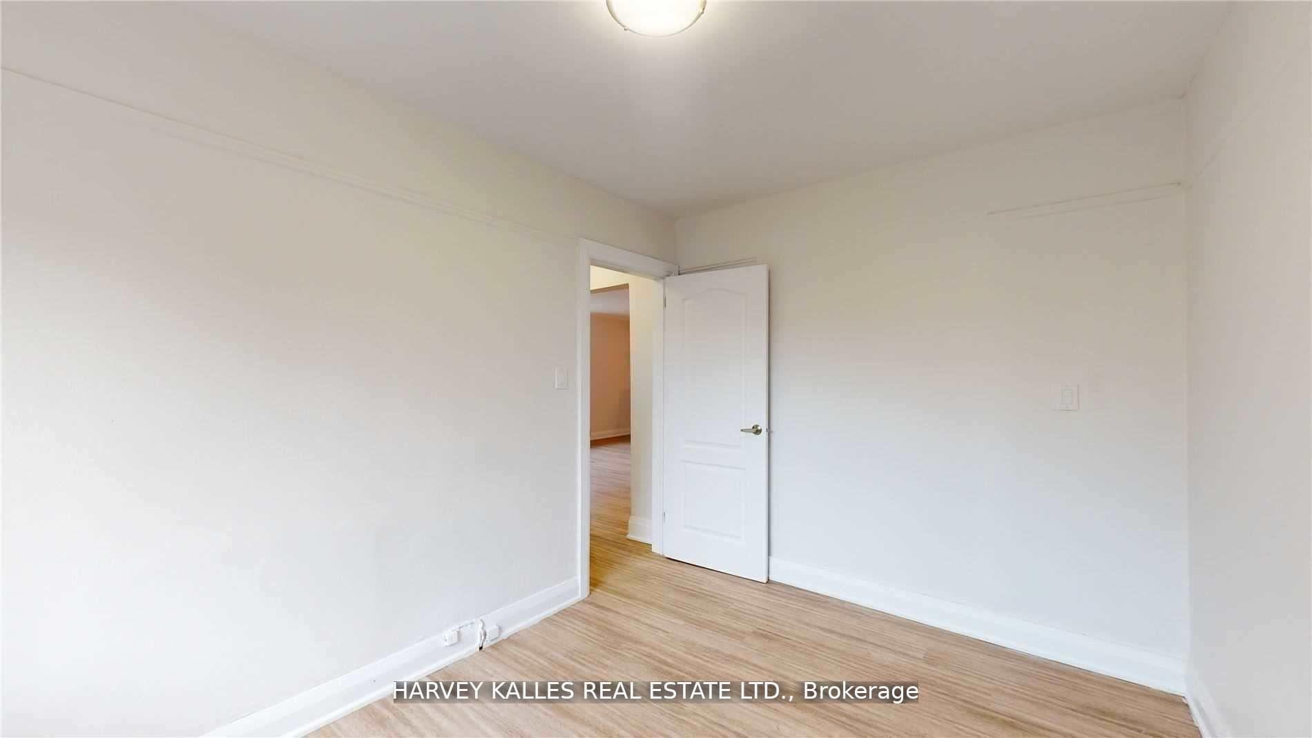 320 Lonsdale Road 2