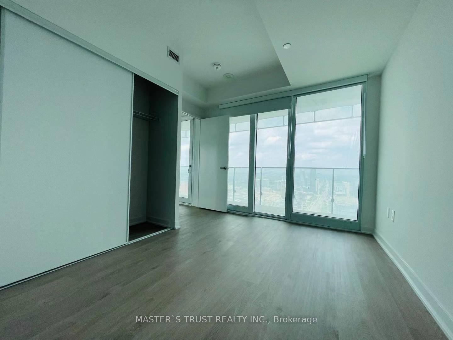 3 Bedrooms Condo at 3900 Confederation, Mississauga For sale