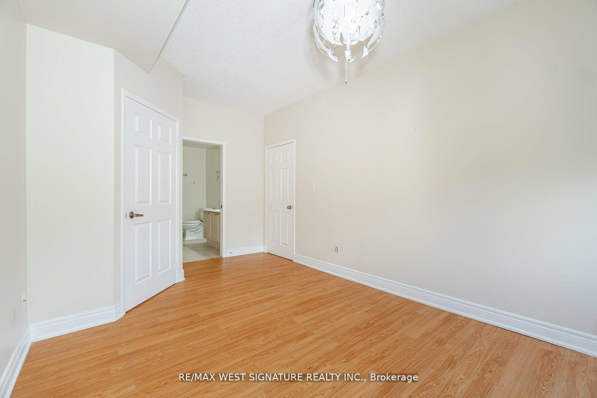 2 Bedrooms Condo at 75 Treelawn,  Vaughan For sale