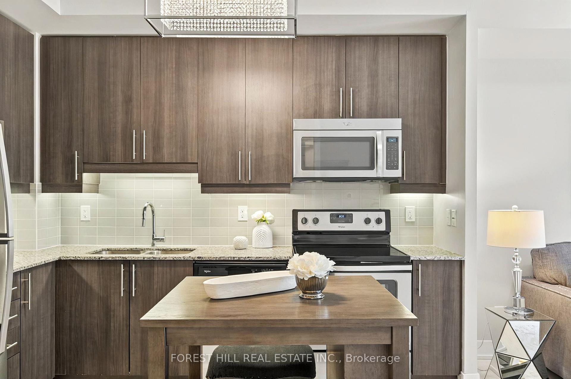 2 Bedrooms Condo at 68 Merton, Toronto For sale