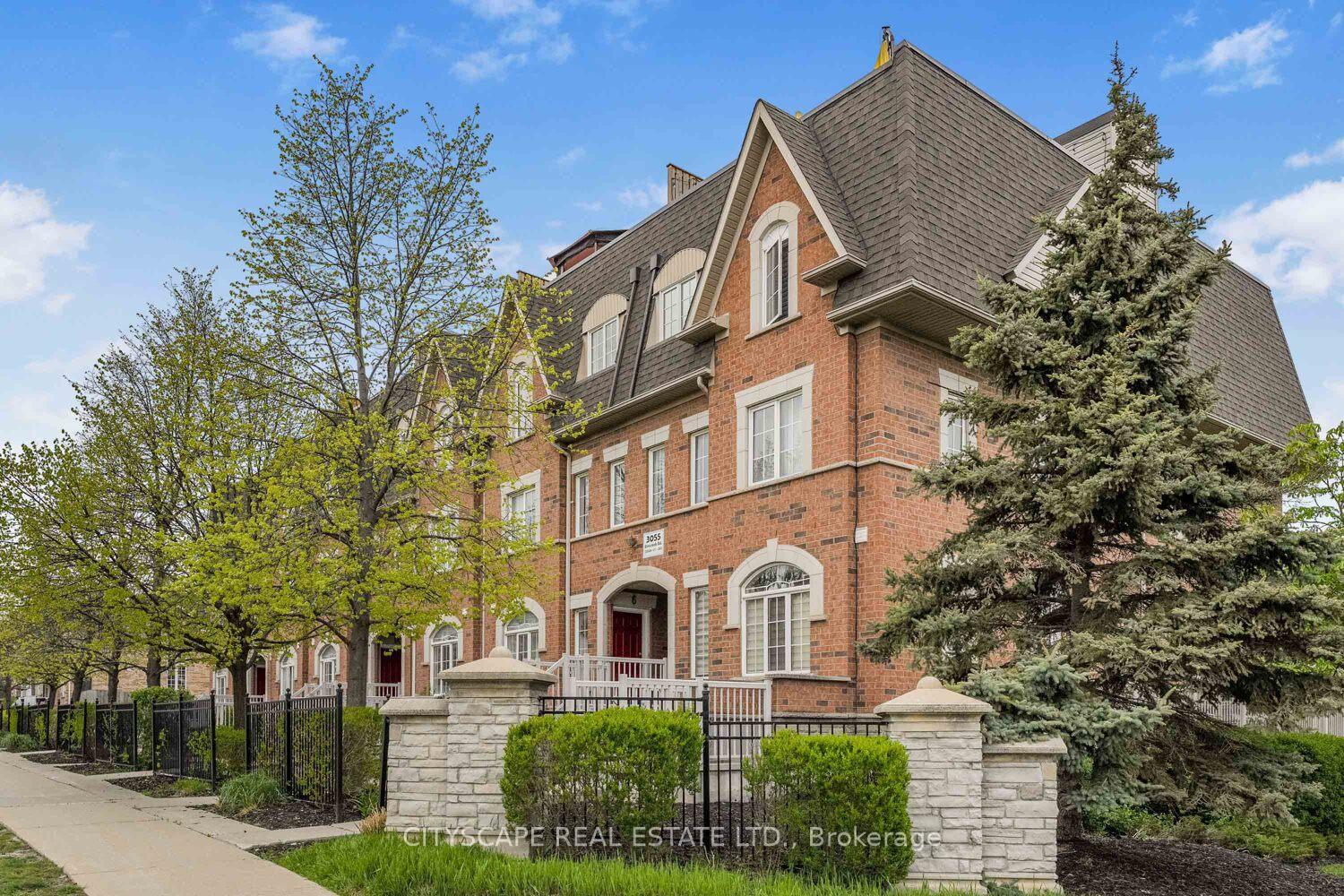 2 Bedrooms Condo at 3055 Elmcreek, Mississauga For sale